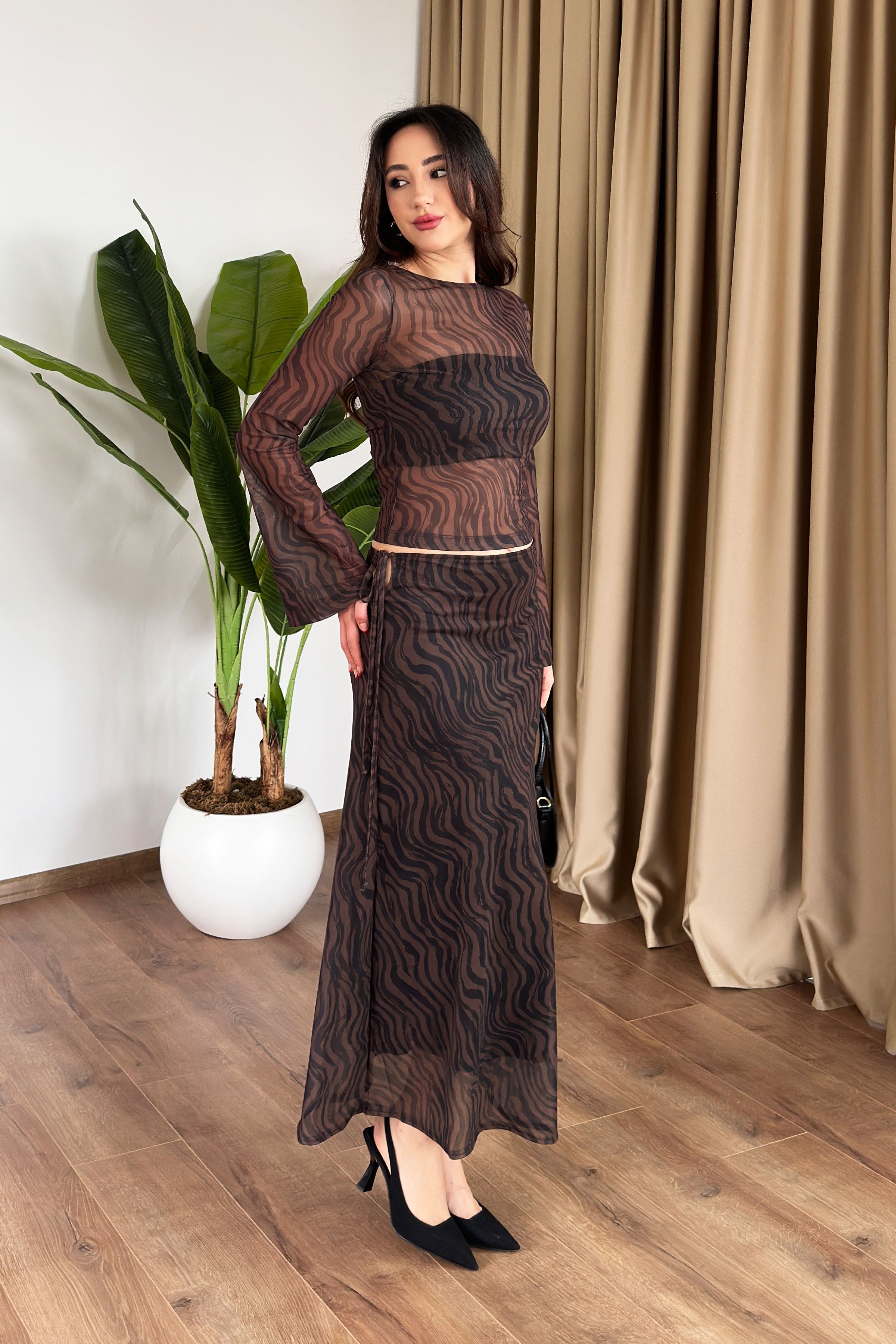 Zebra Kahve Desen Volan Kol Transparan Bluz