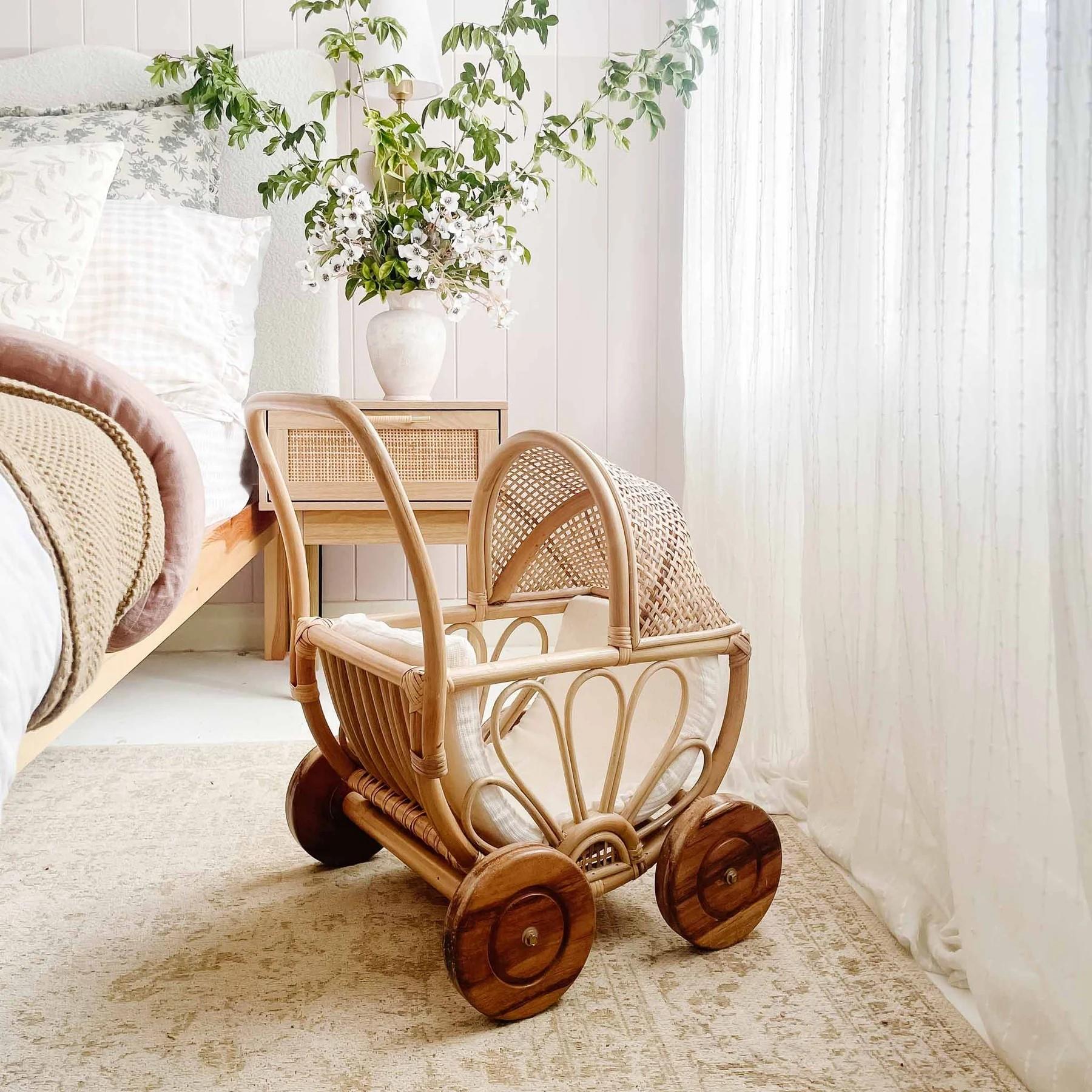 Rattan Oyuncak Çiçekli Bebek Arabası