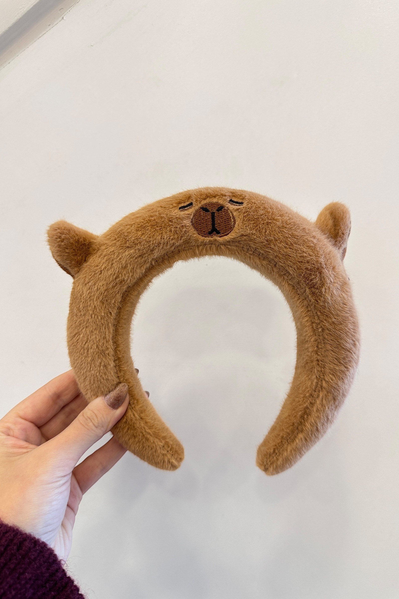 Kahverengi Minik Kulak Capybara Taç