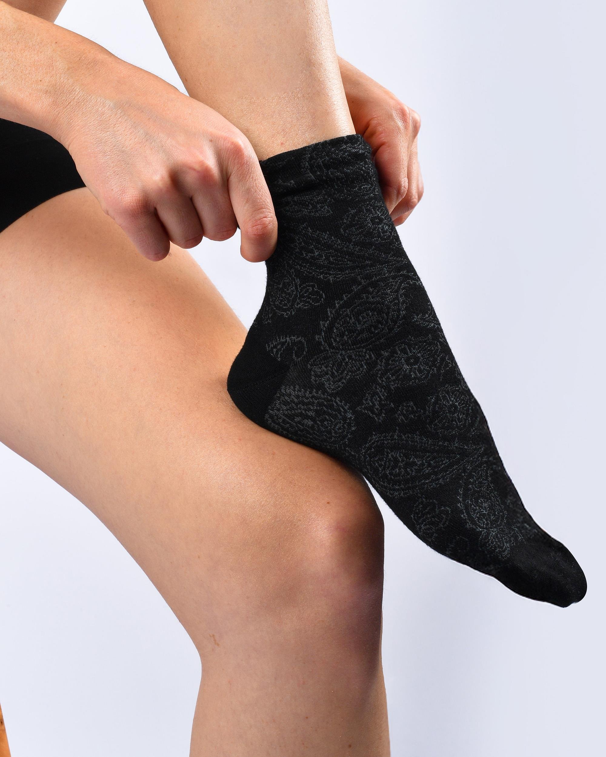 Kadın Premium Dikişsiz Bambu Çorap Şal Desen Siyah