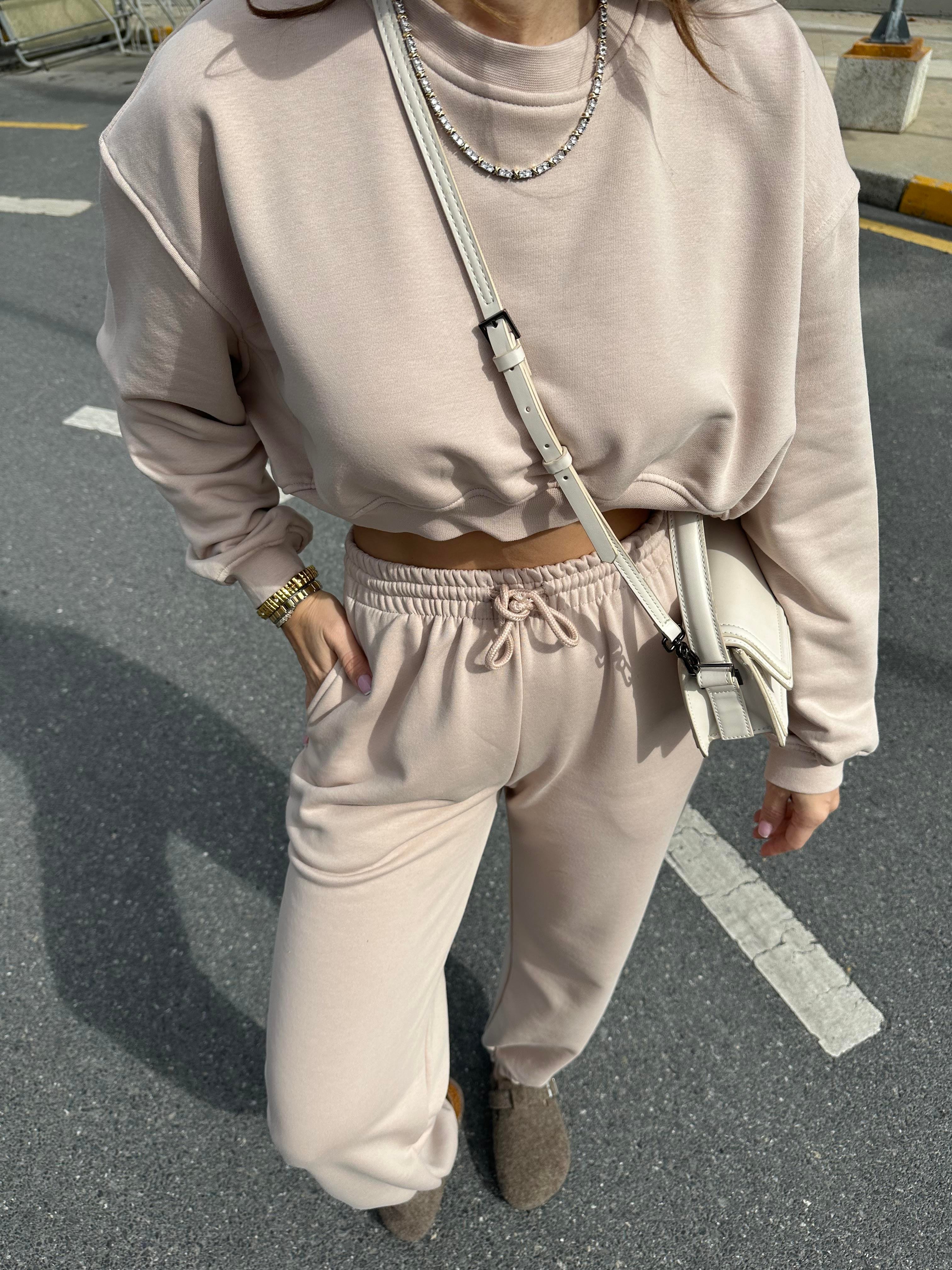 MARKA MODEL BEJ EŞOFMAN TAKIM