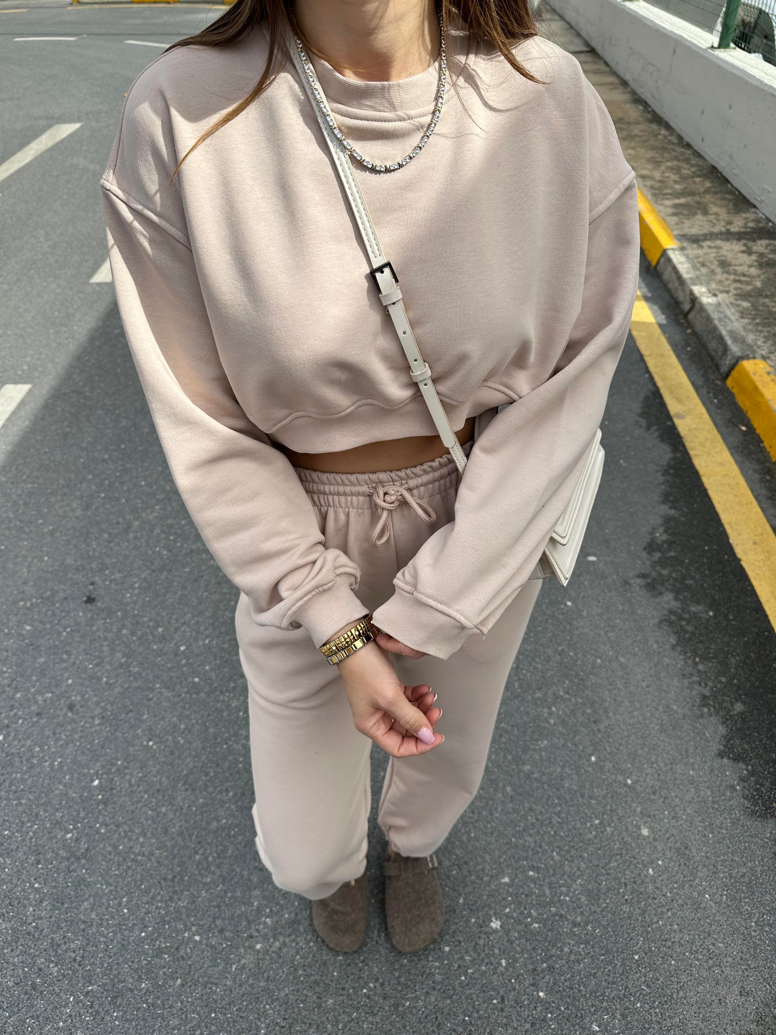 MARKA MODEL BEJ EŞOFMAN TAKIM