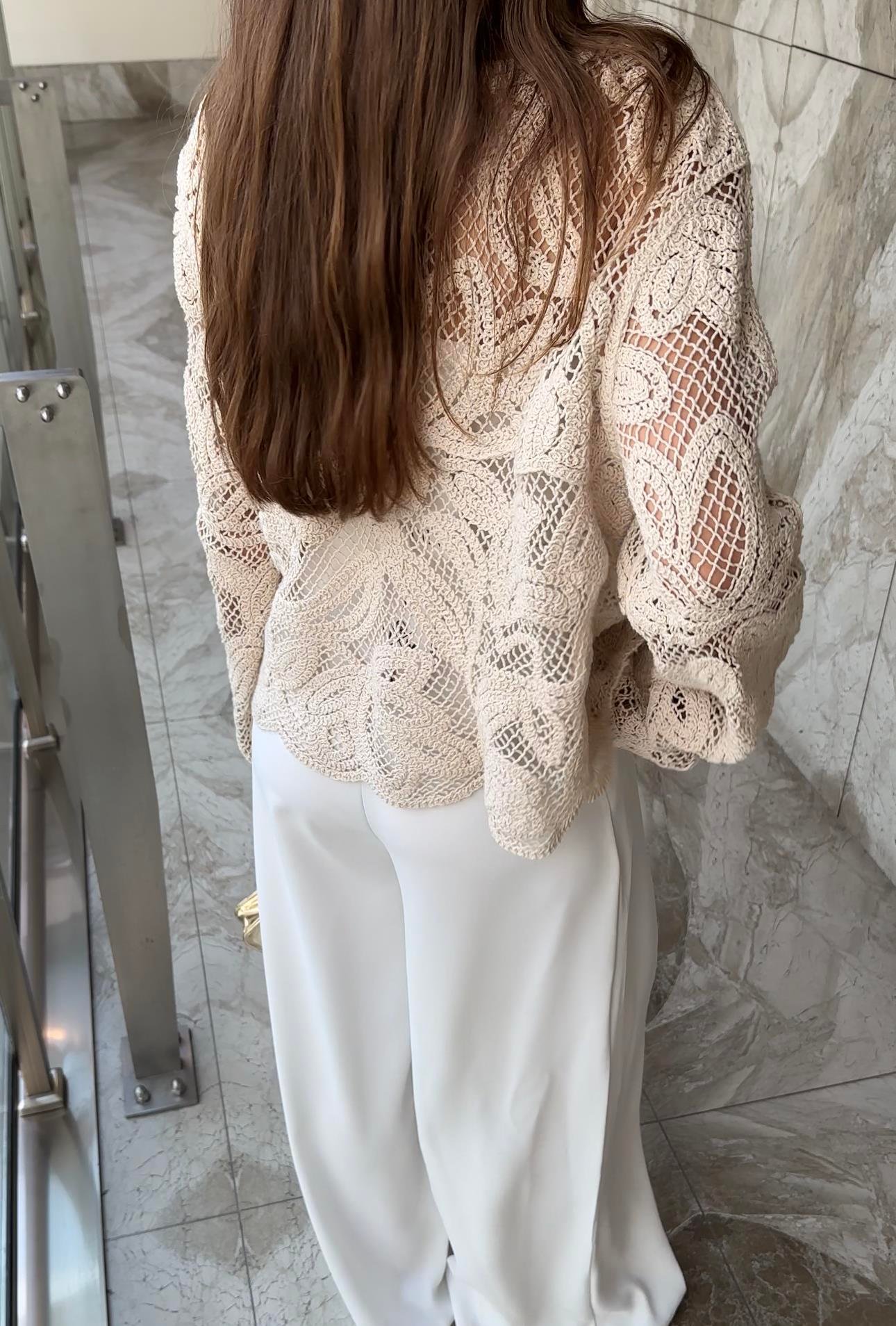 MARKA MODEL DÜĞMELİ AJURLU HIRKA