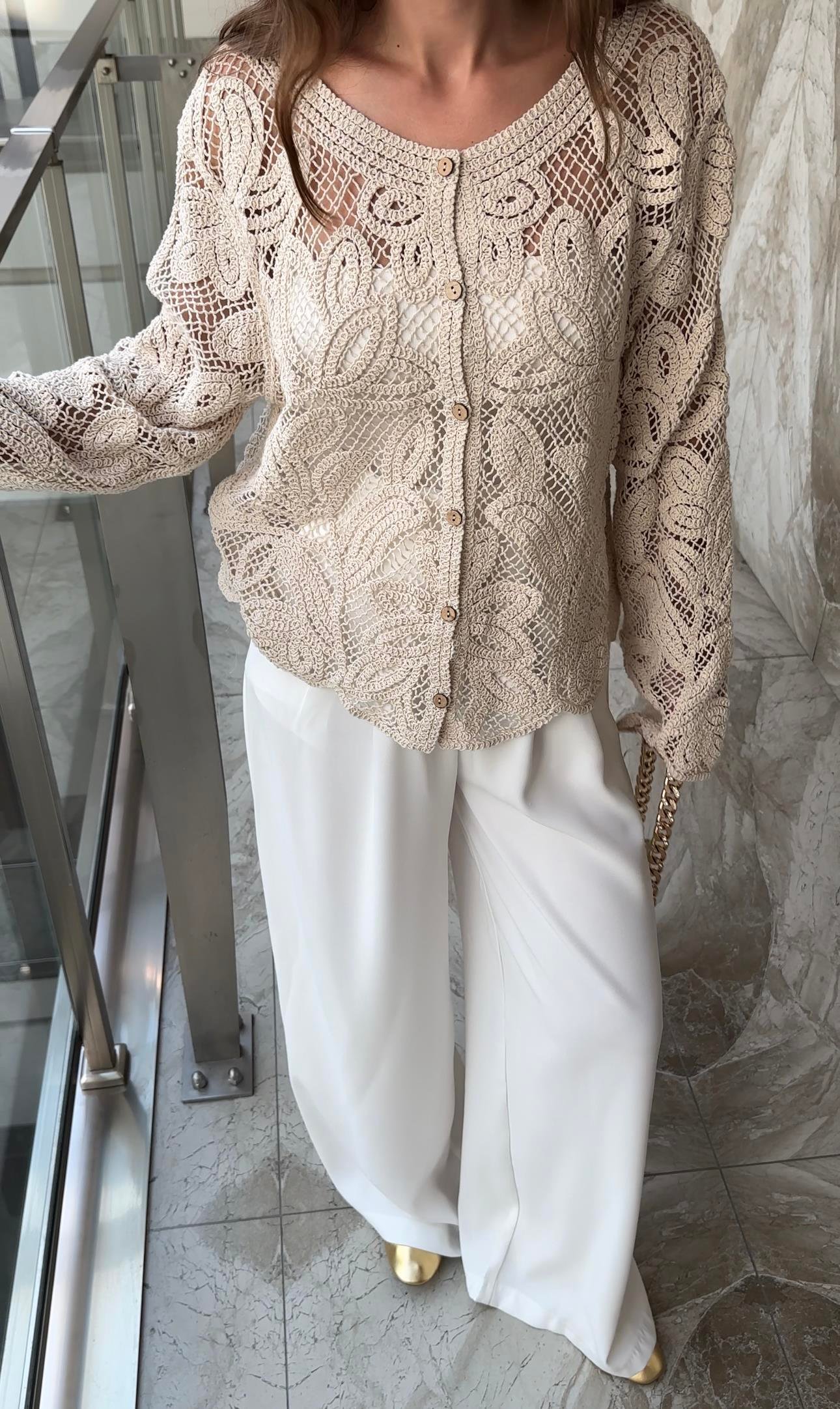 MARKA MODEL DÜĞMELİ AJURLU HIRKA