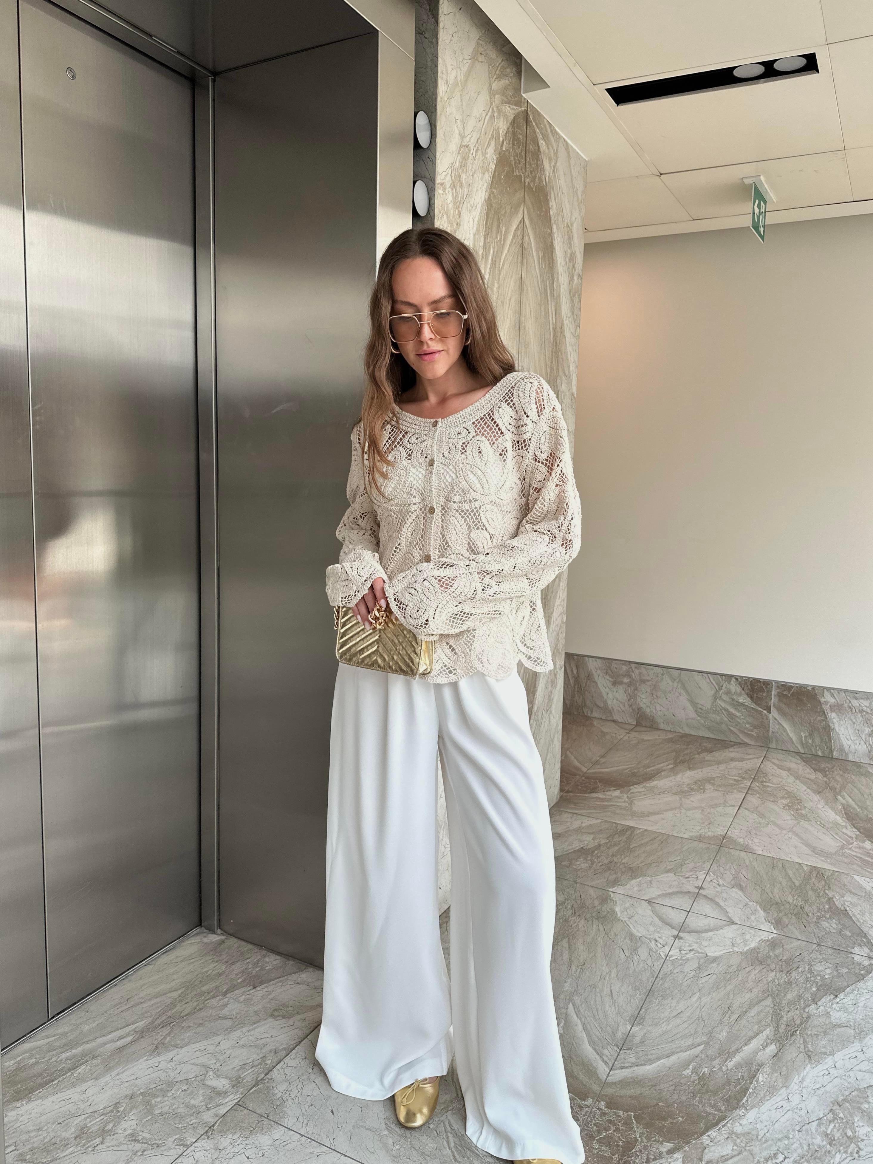 MARKA MODEL DÜĞMELİ AJURLU HIRKA