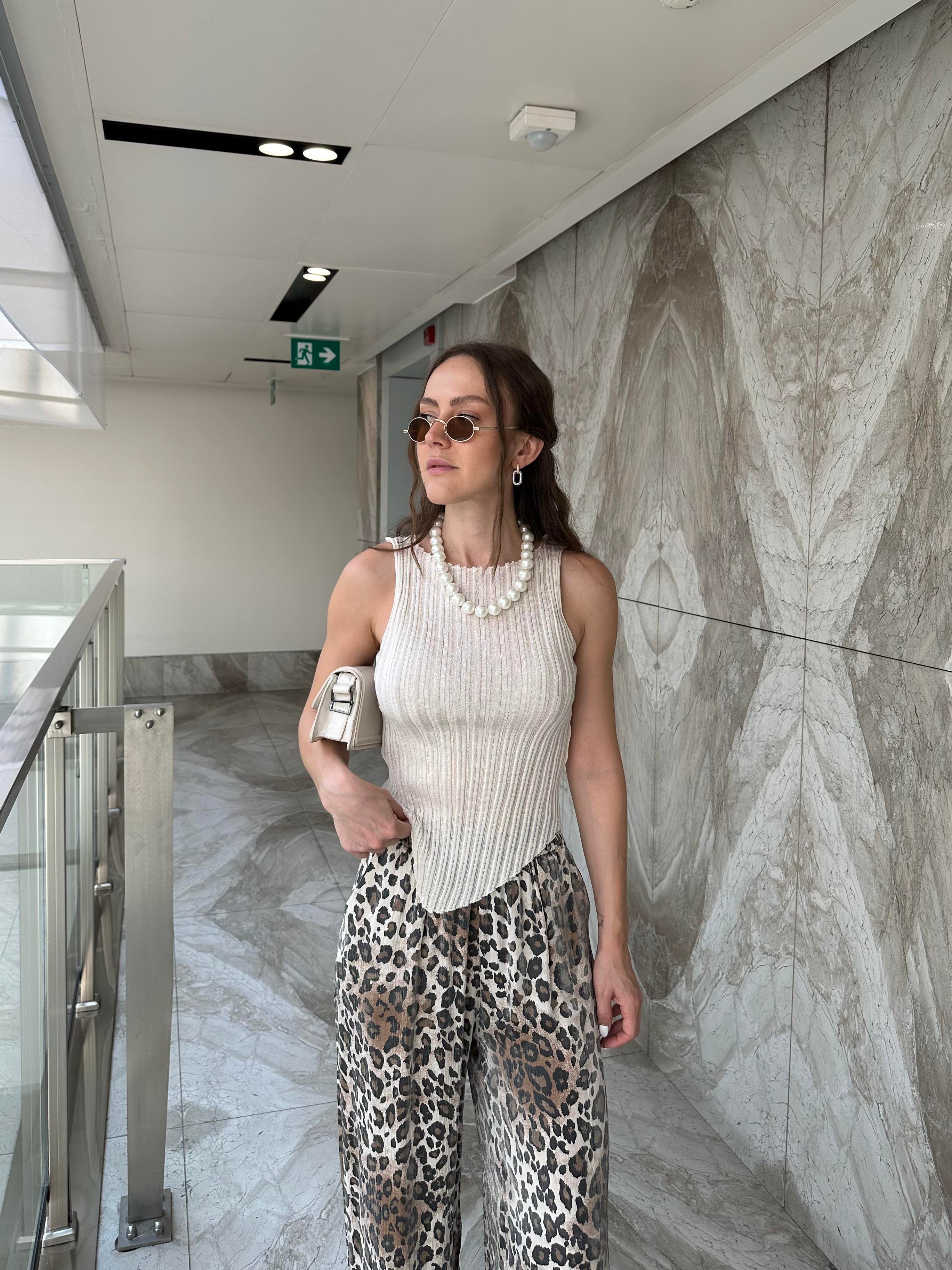 MARKA MODEL KREM TRANSPARAN BLUZ