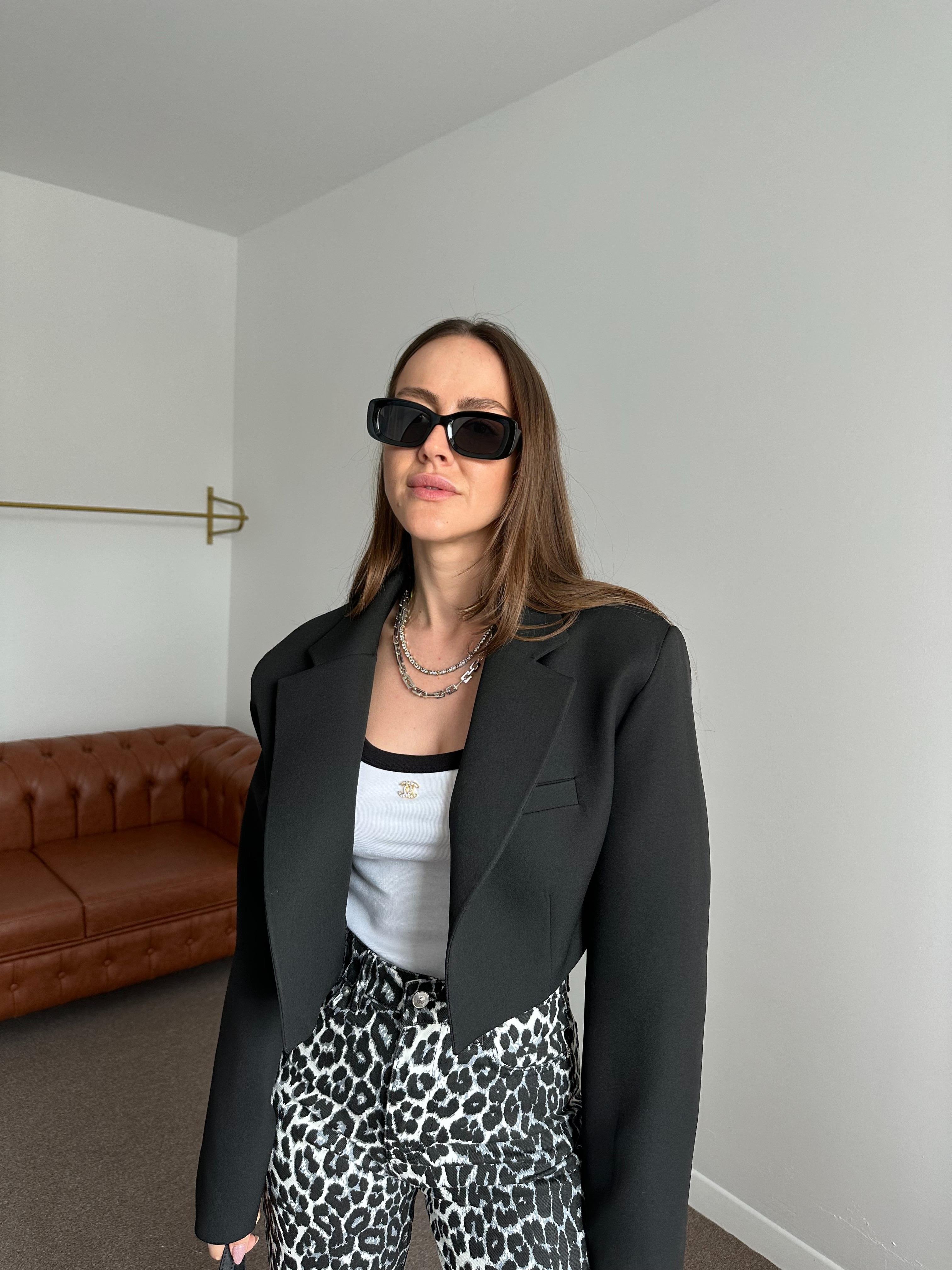 PREMIUM SİYAH VATKALI CROP BLAZER CEKET