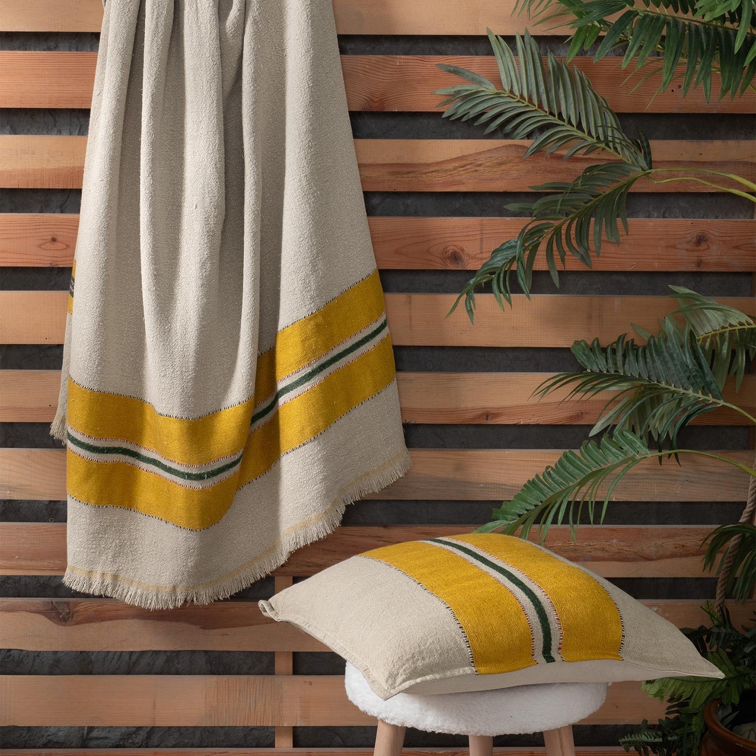 MANAROLA THROW