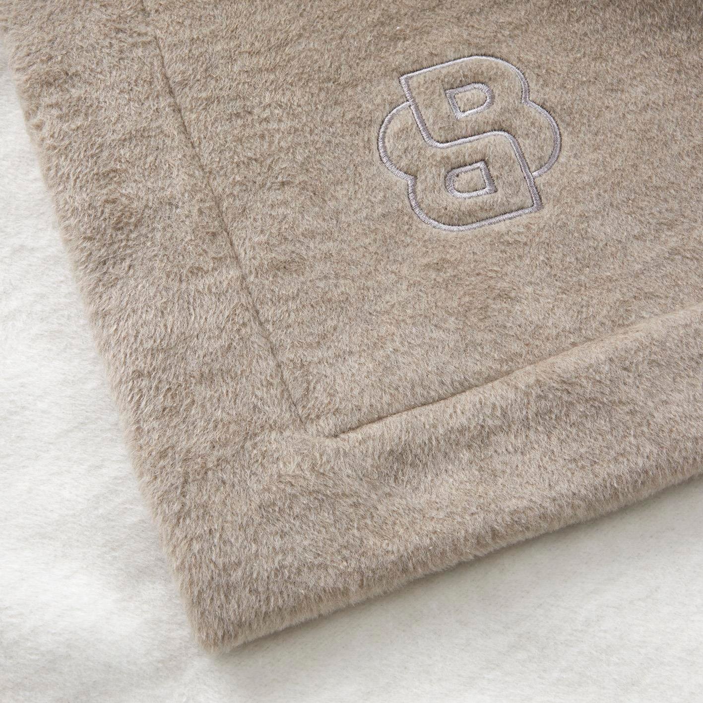 REVERSO THROW