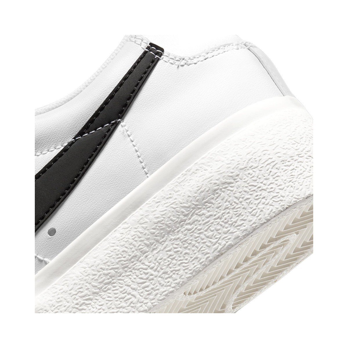 Nike W Blazer Low Platform Kadın Günlük Ayakkabı DJ0292-101