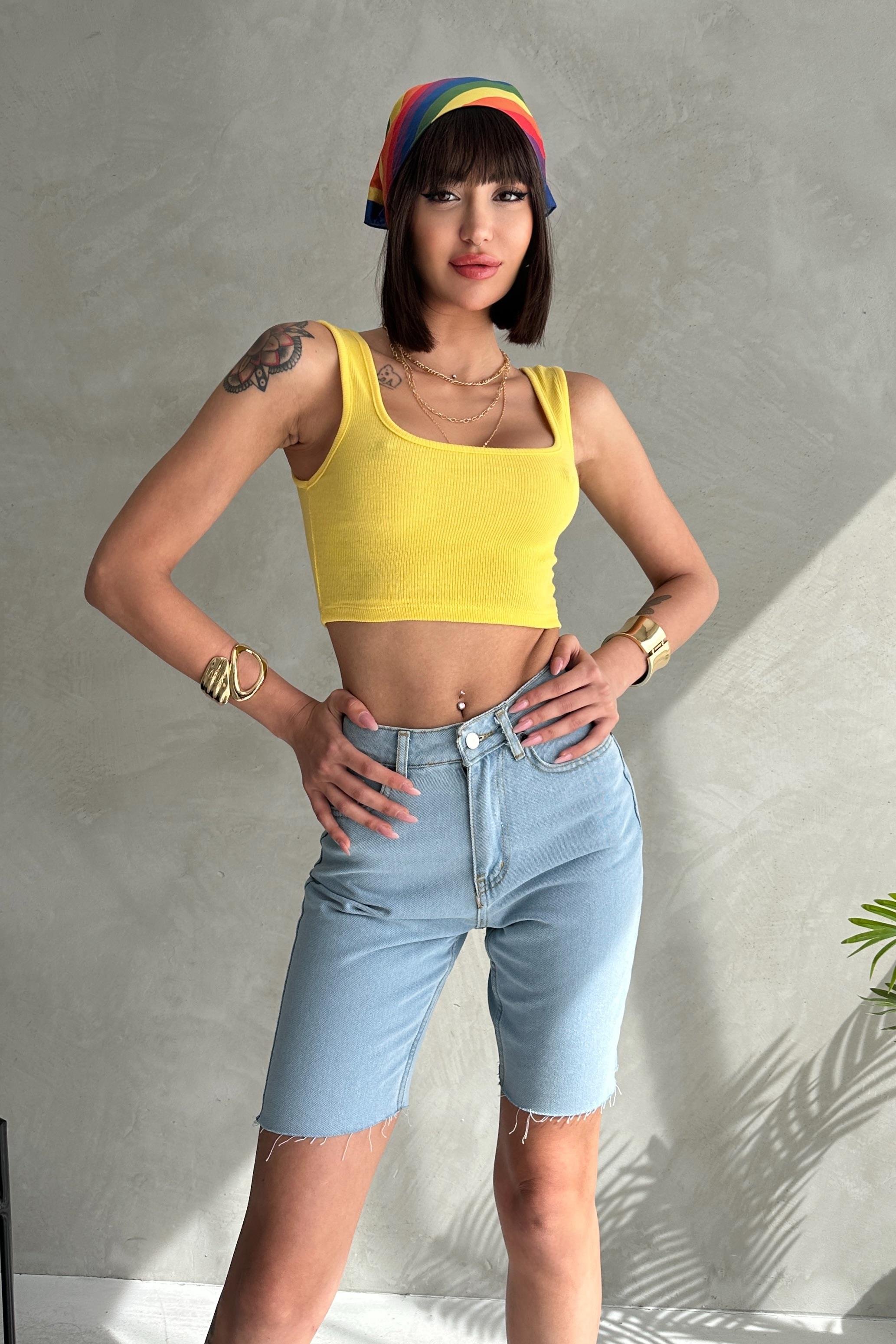 Dizüstü Dikişsiz Düz Kesim Denim Şort