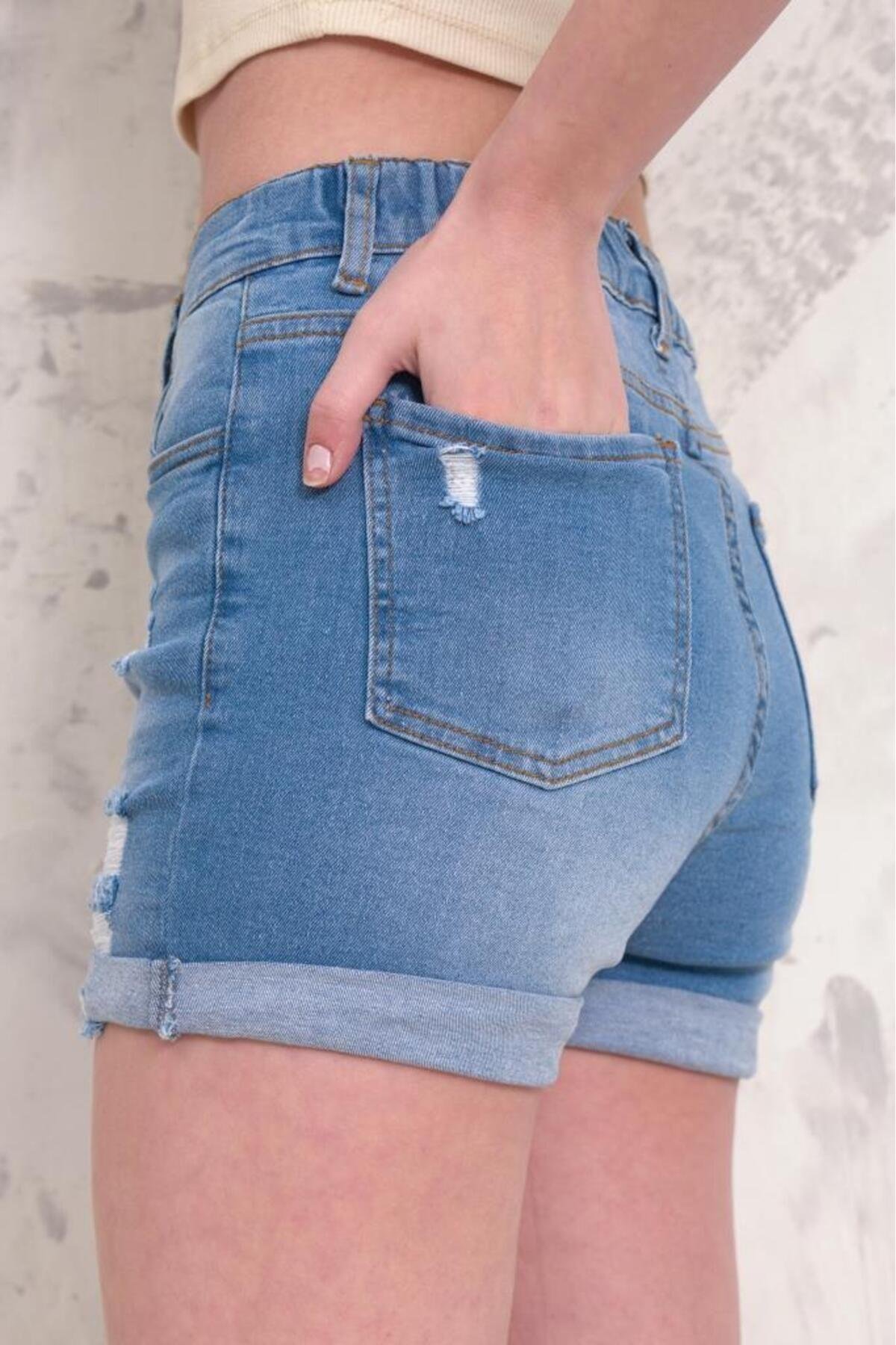 Kadın Likralı Duble Paça Yıpratmalı Denim Mini Şort