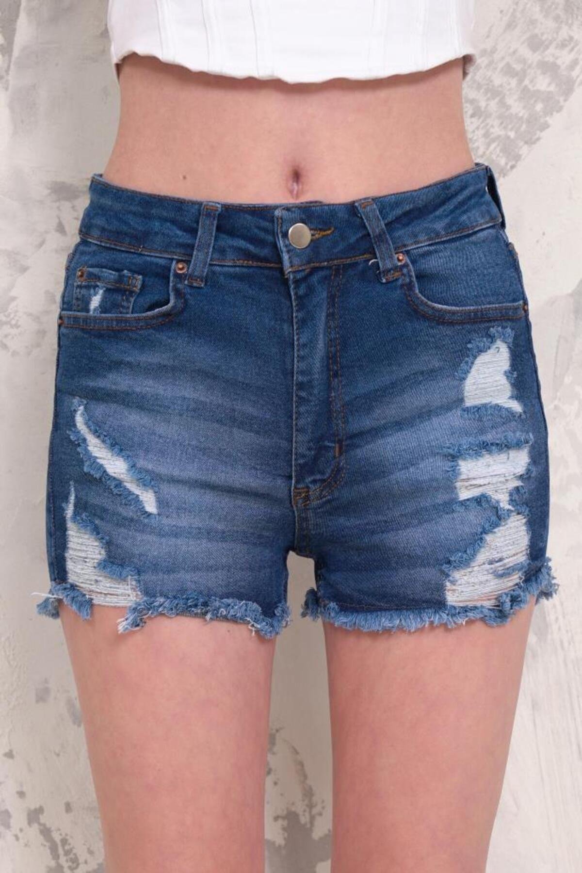 Kadın Likralı Etek Ucu Püsküllü Yıpratmalı Denim Mini Şort