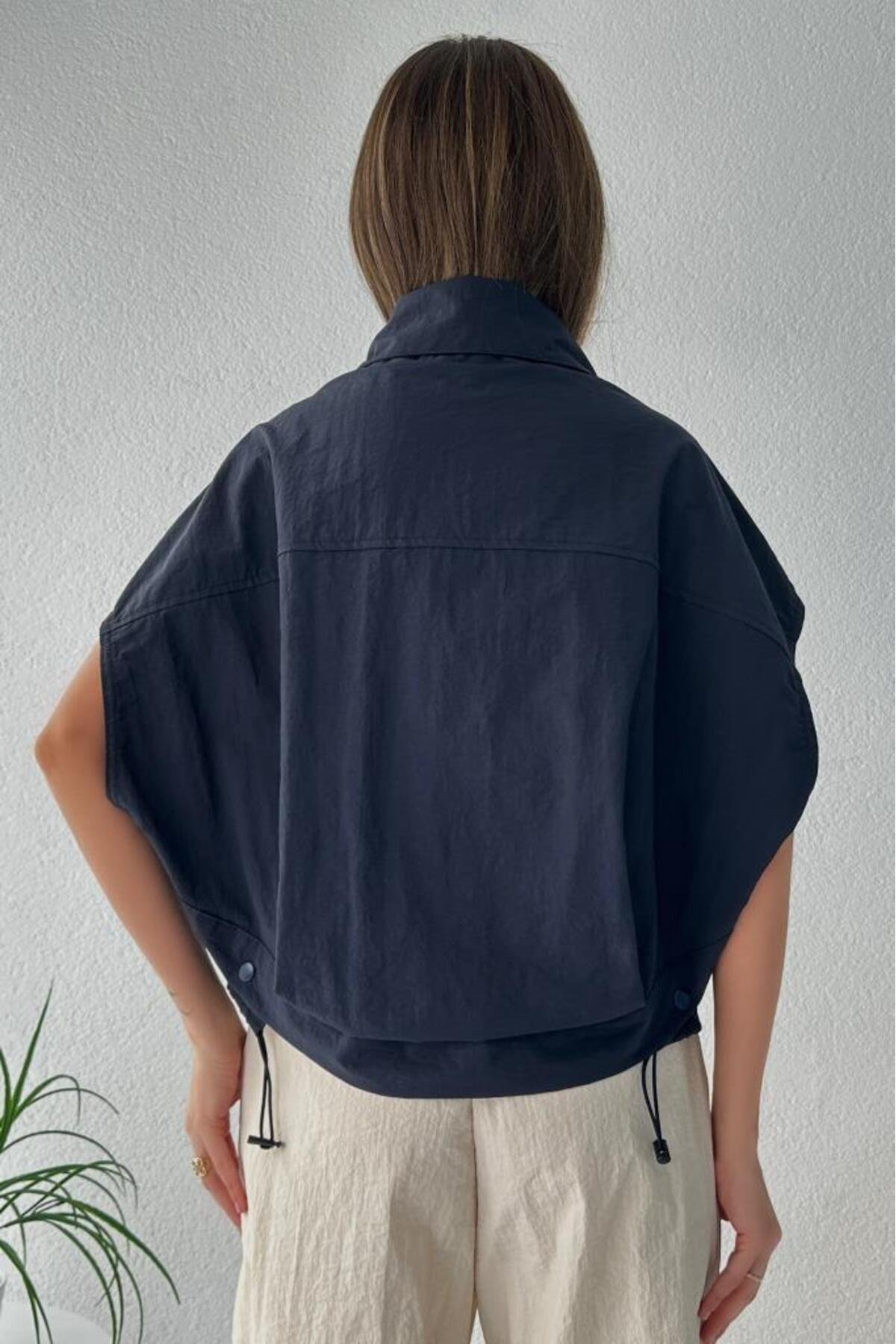 Kadın Oversize Bel Ayarlamalı Çıtçıt Düğmeli Paraşüt Lacivert Yelek