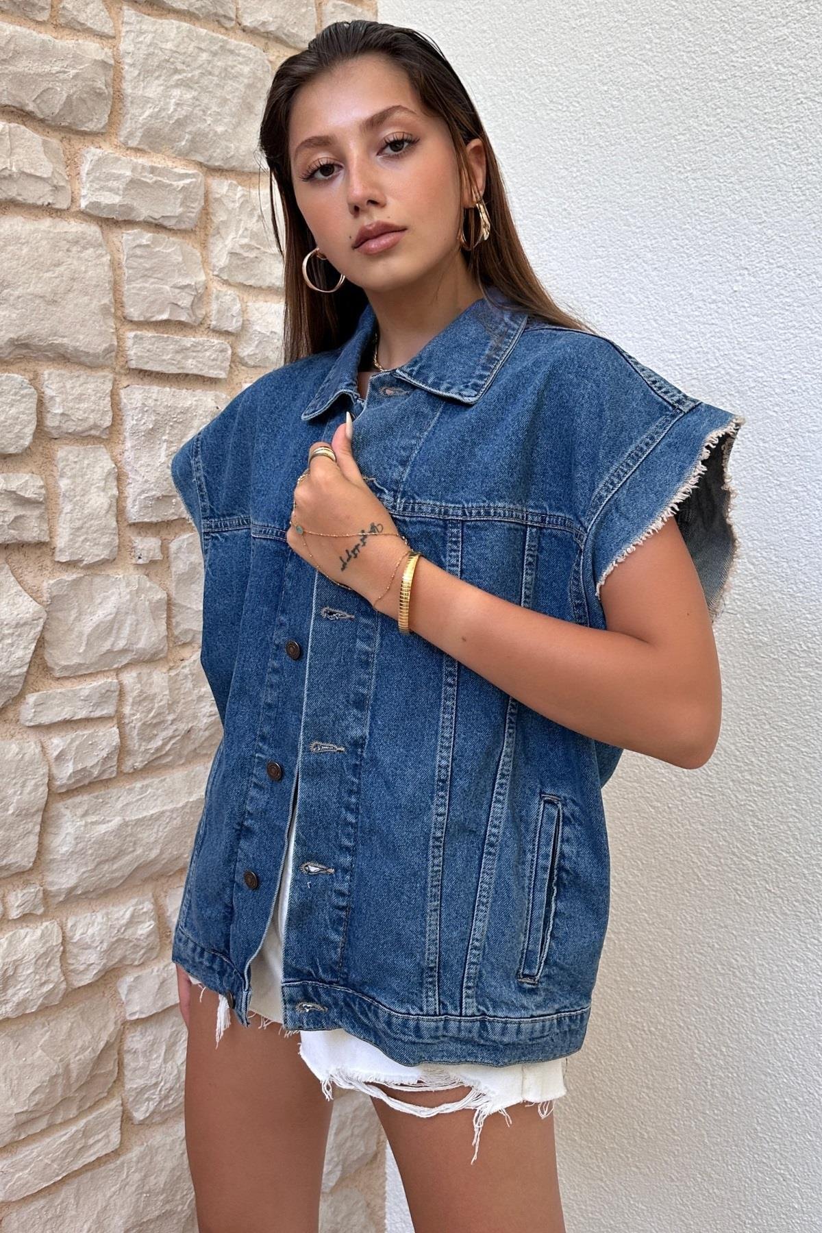 Kadın Oversize Kolları Püsküllü Denim Yelek