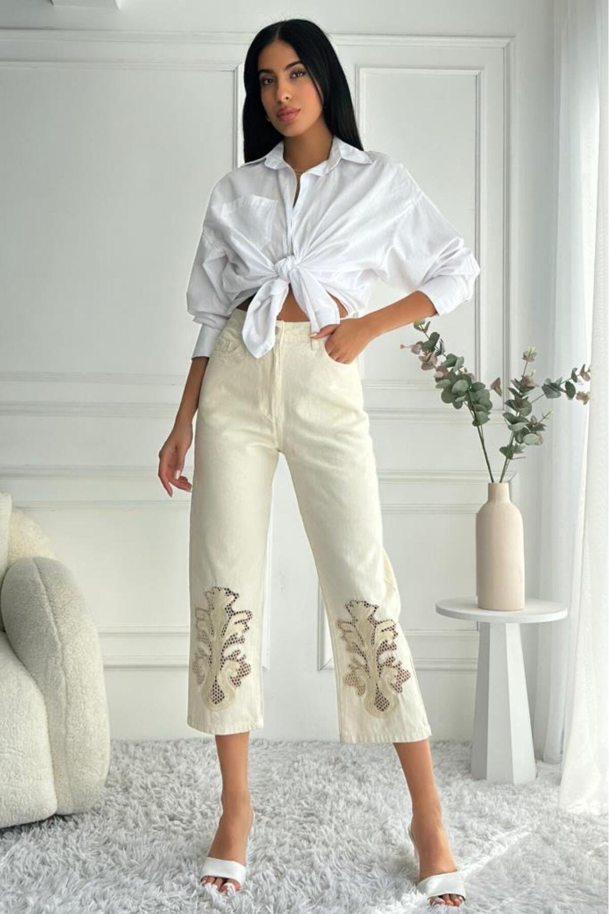 Kadın Yüksek Bel Dantel İşlemeli Mom Fit Bej Jean Pantolon