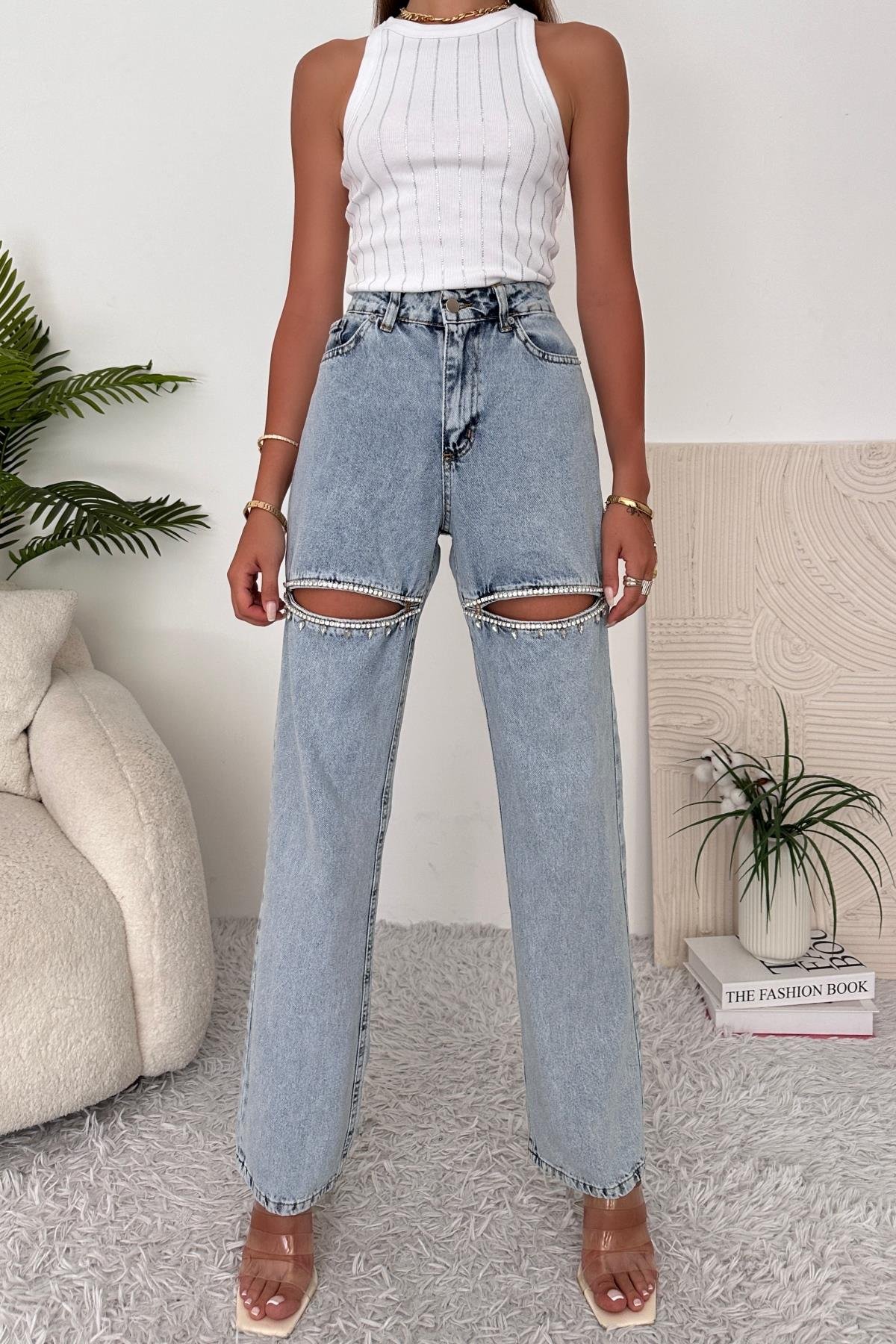 Kadın Yüksek Bel Yırtık Detaylı Taşlı Jean Pantolon