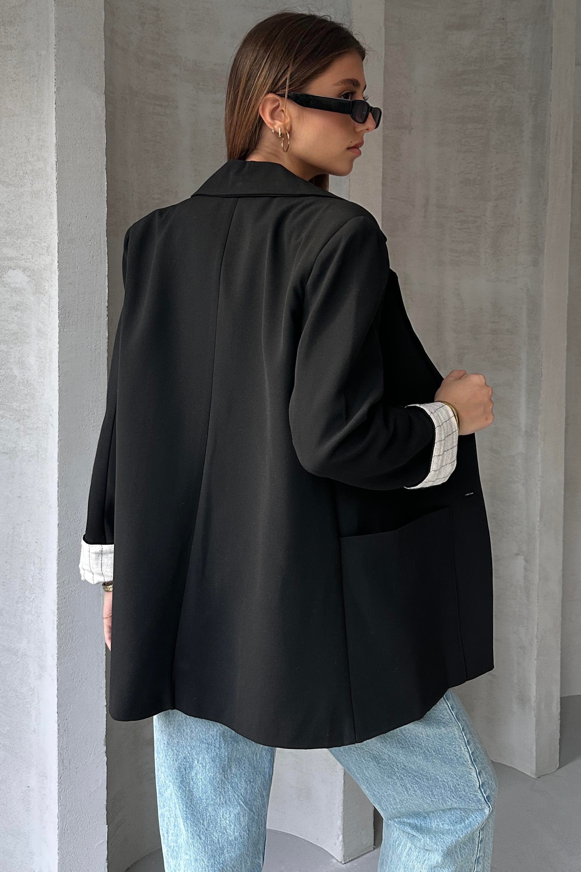 Kol Detaylı Blazer Ceket