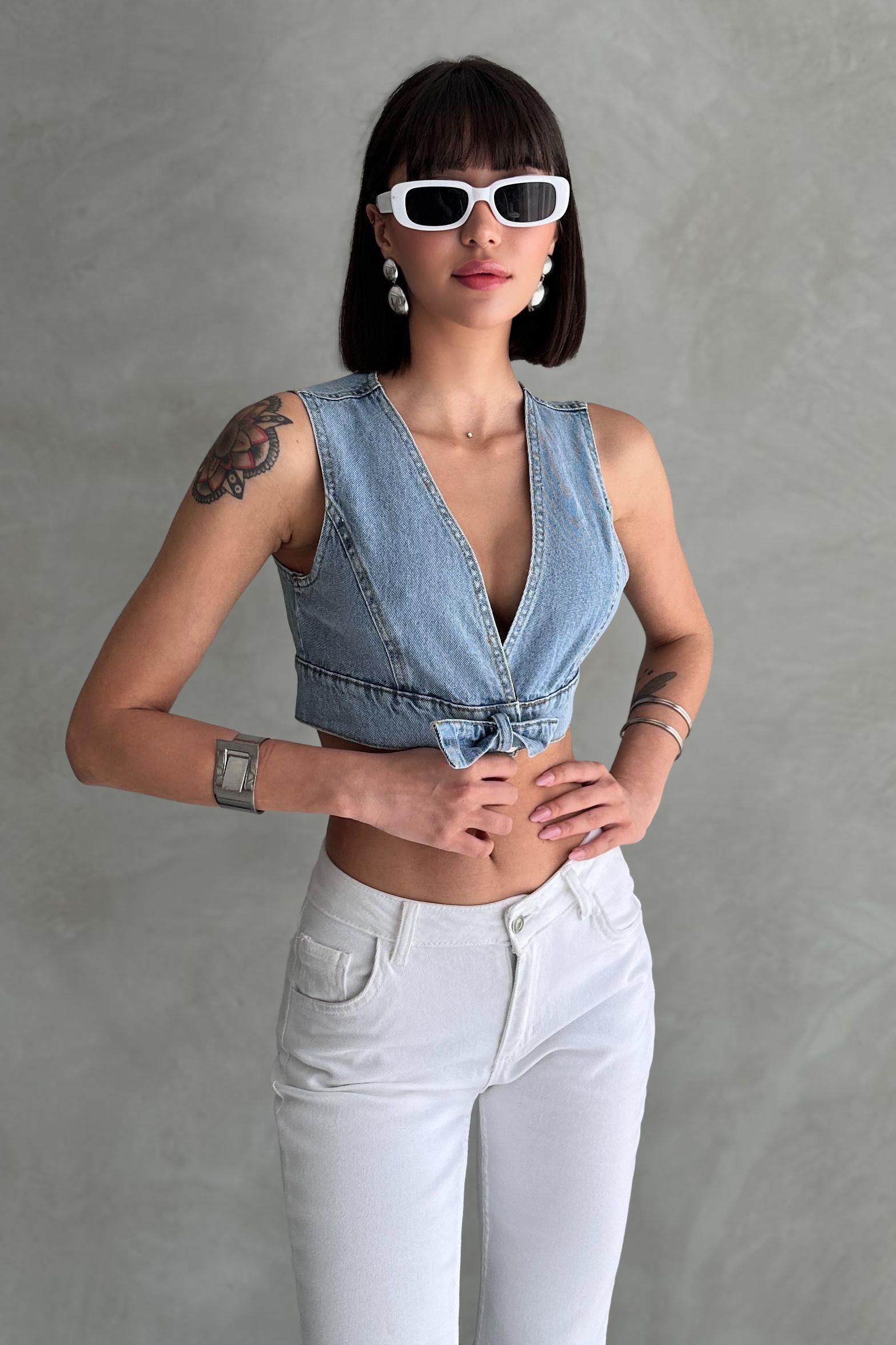 Kurdele Detaylı Düğmeli Denim Büstiyer