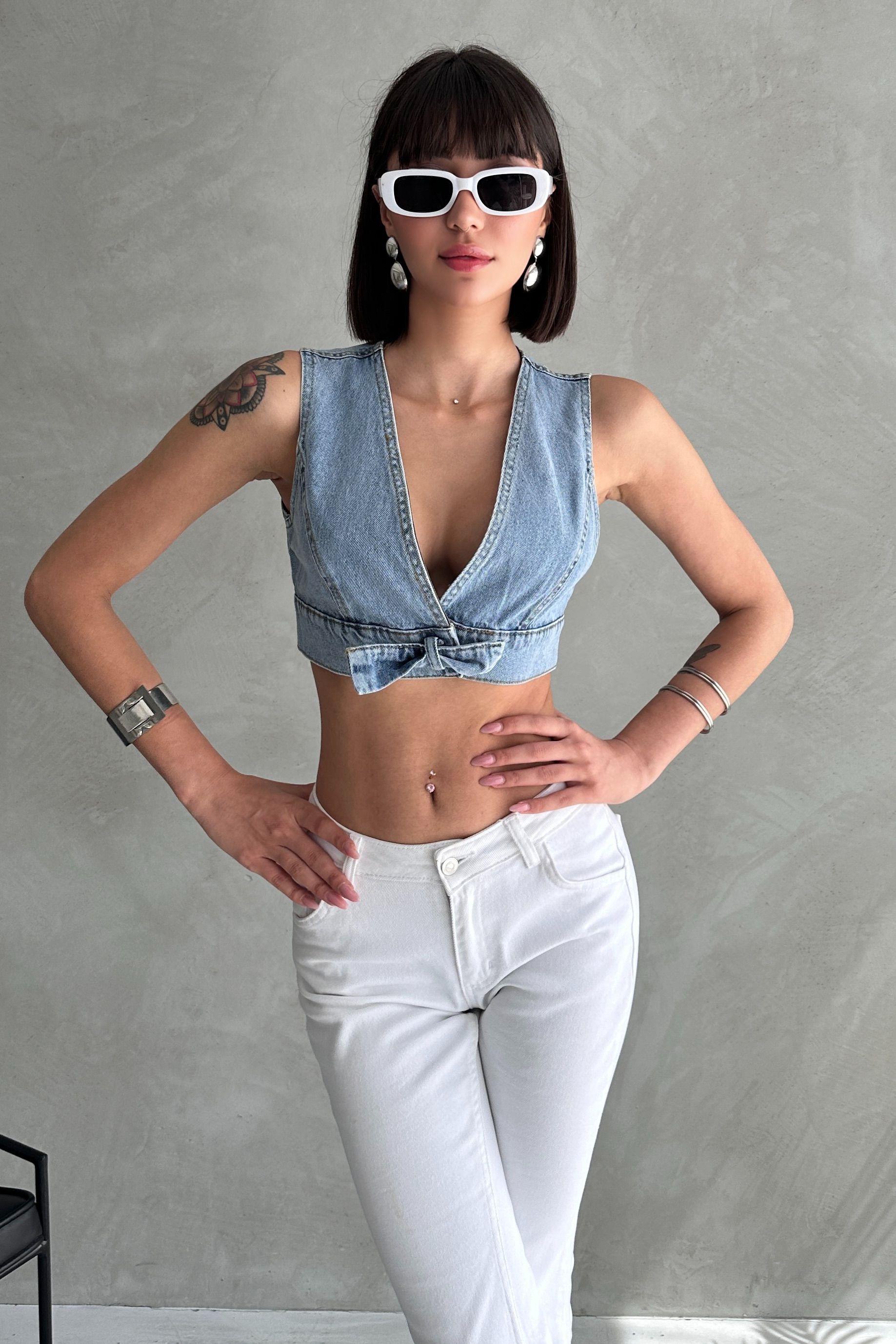 Kurdele Detaylı Düğmeli Denim Büstiyer