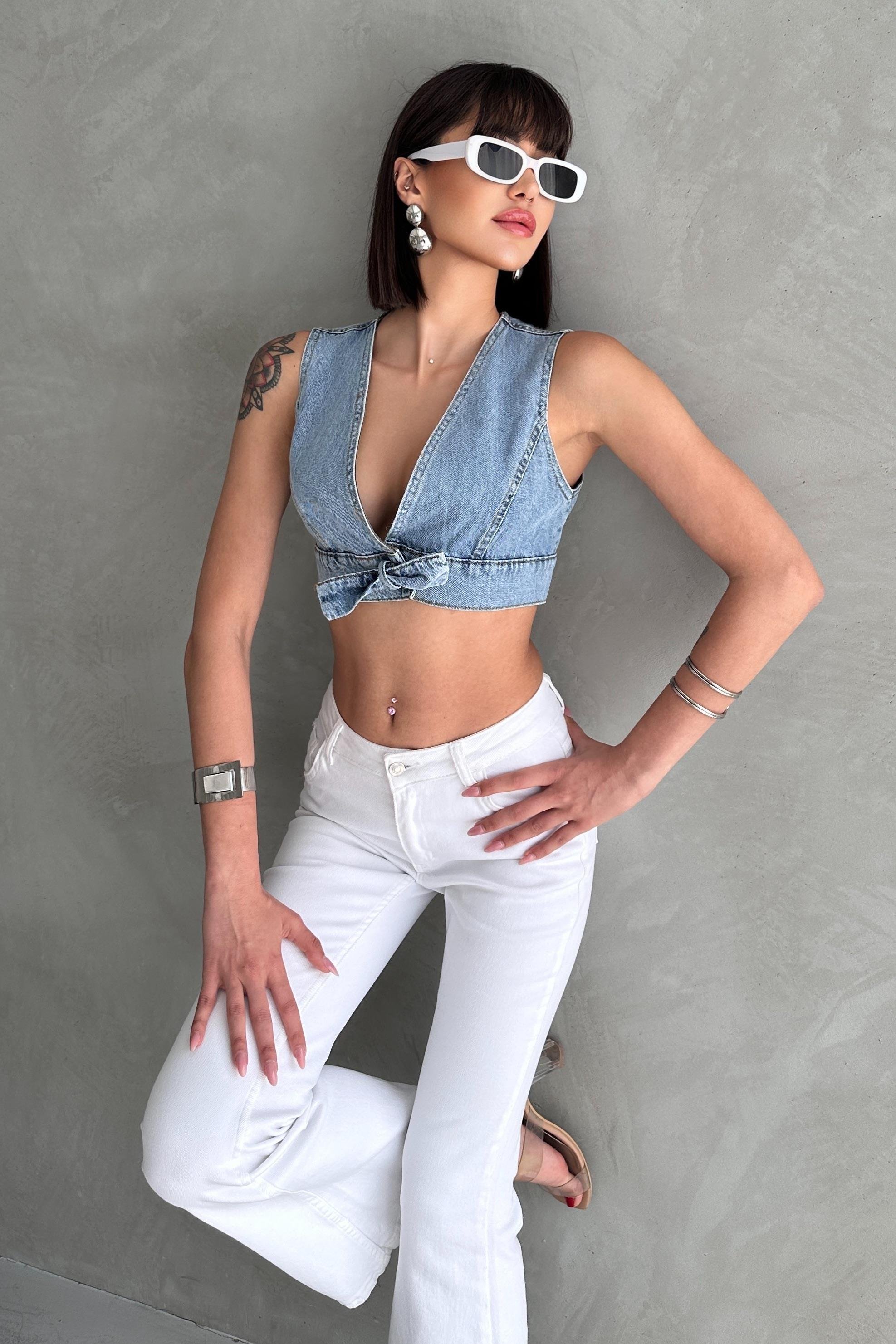 Kurdele Detaylı Düğmeli Denim Büstiyer
