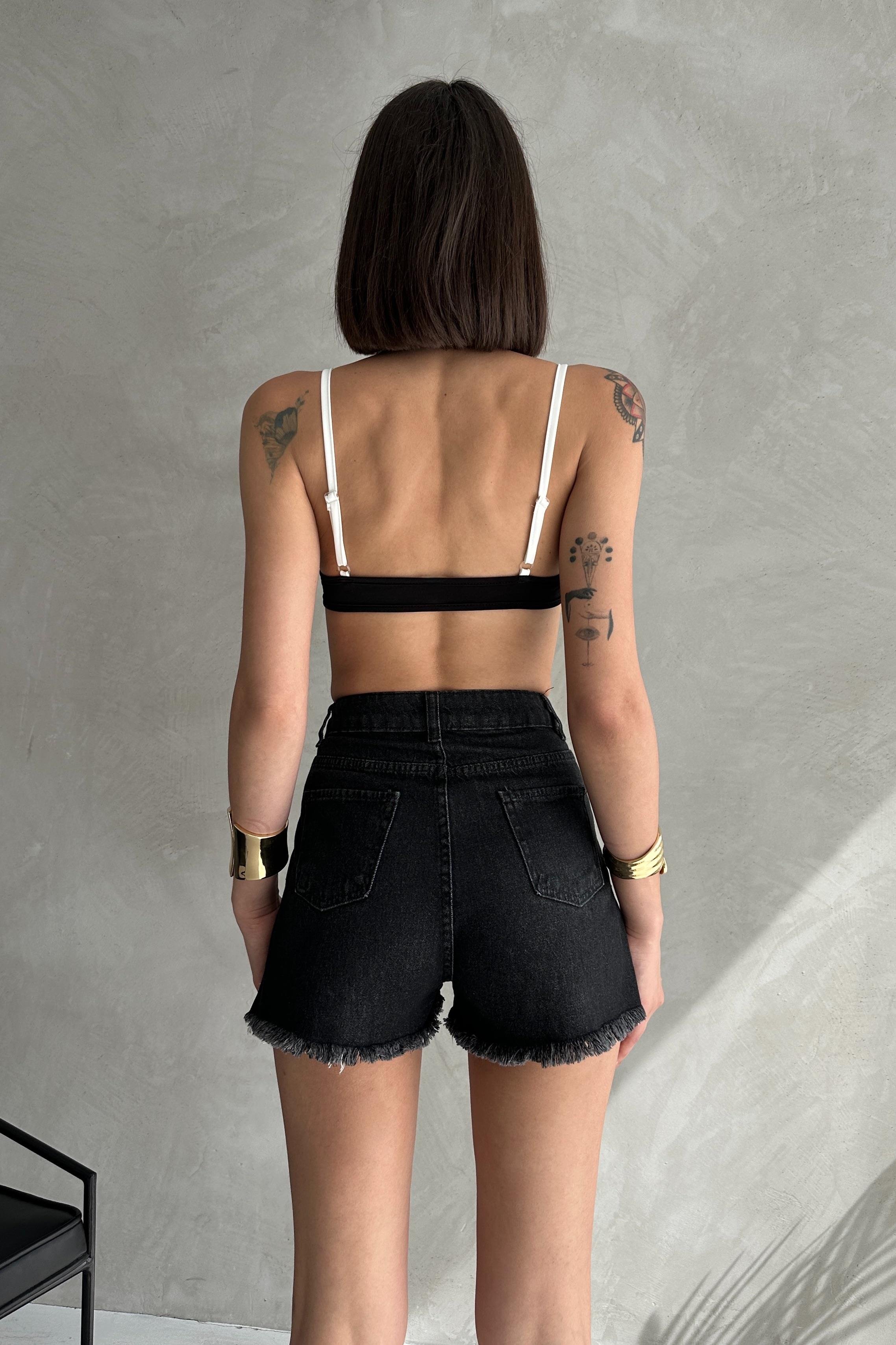 Yırtık Detaylı Denim Mini Şort