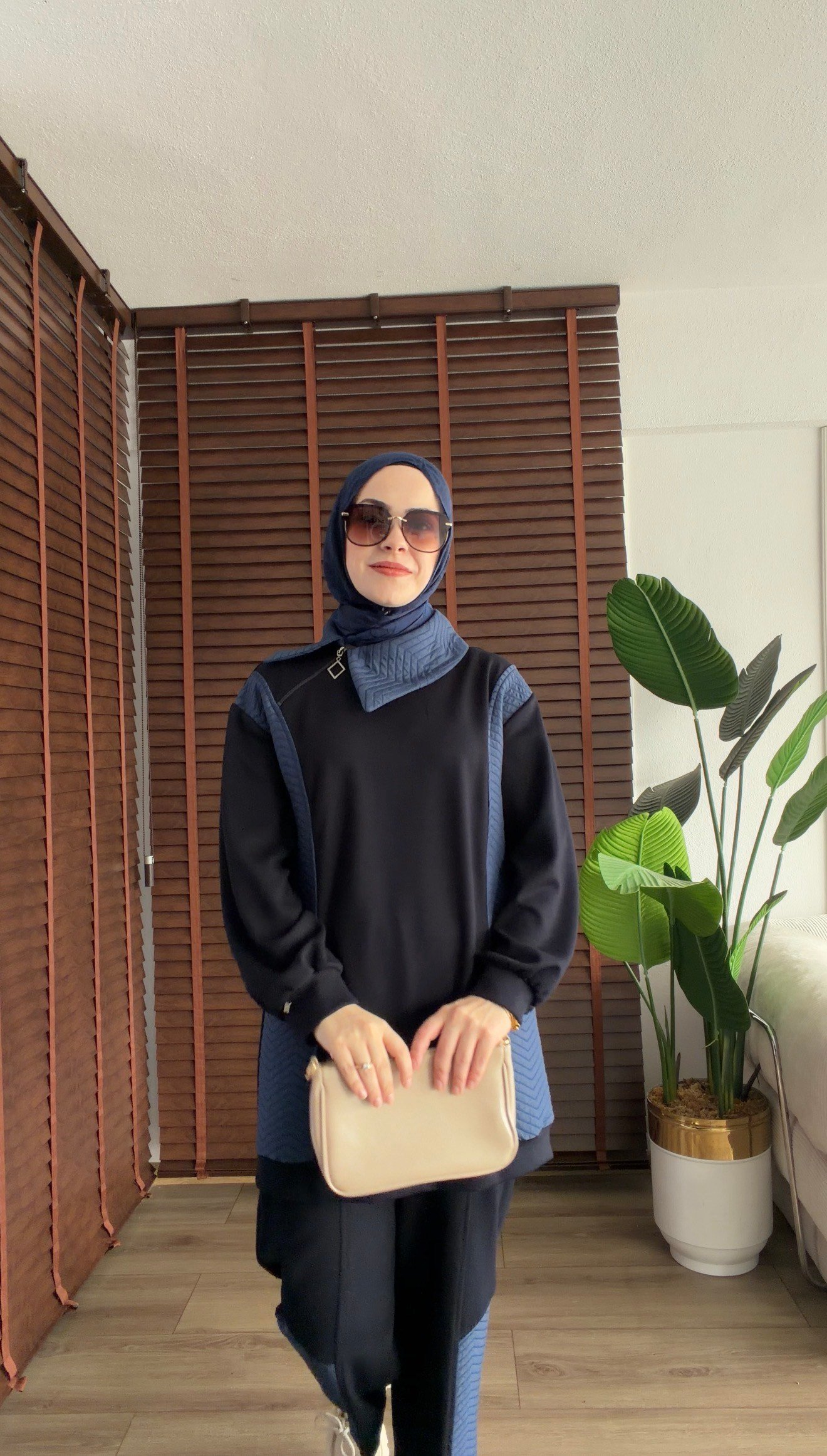  LACİVERT   DEVİRME YAKA KAPİTONE DETAYLI TAKIM 