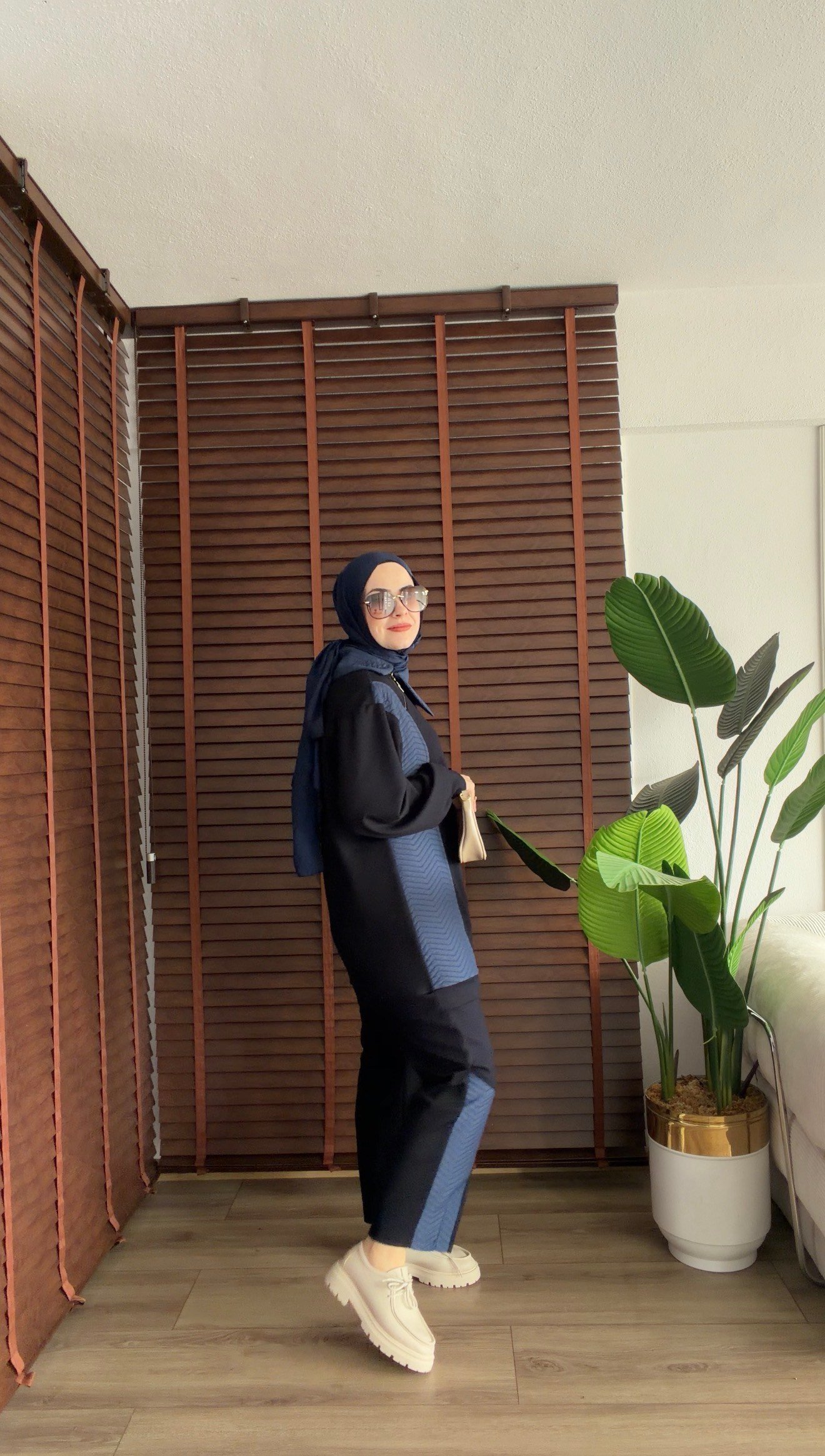  LACİVERT   DEVİRME YAKA KAPİTONE DETAYLI TAKIM 