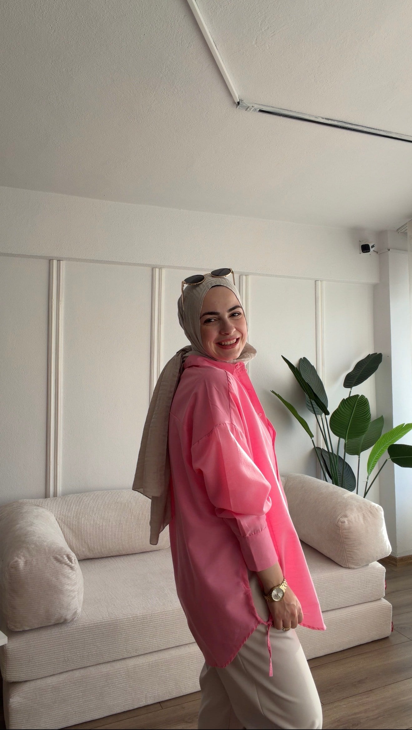  PEMBE OVERSİZE GÖMLEK