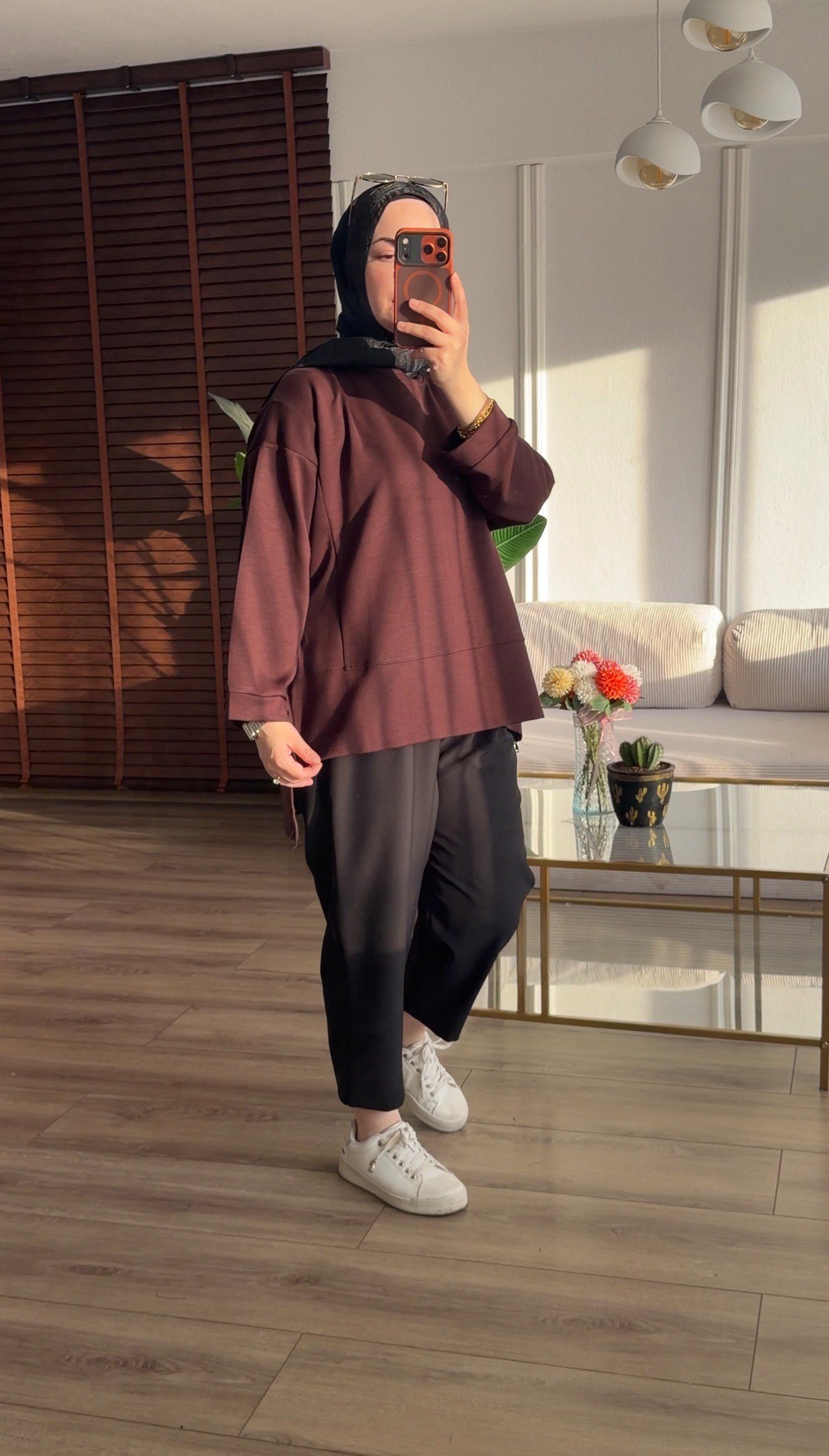 ACI KAHVE  ASİMETRİK YANLARI FERMUAR DETAYLI SWEATSHORT 