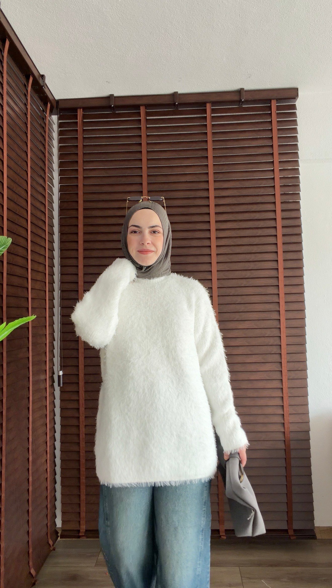BEYAZ PELUŞ TRİKO 