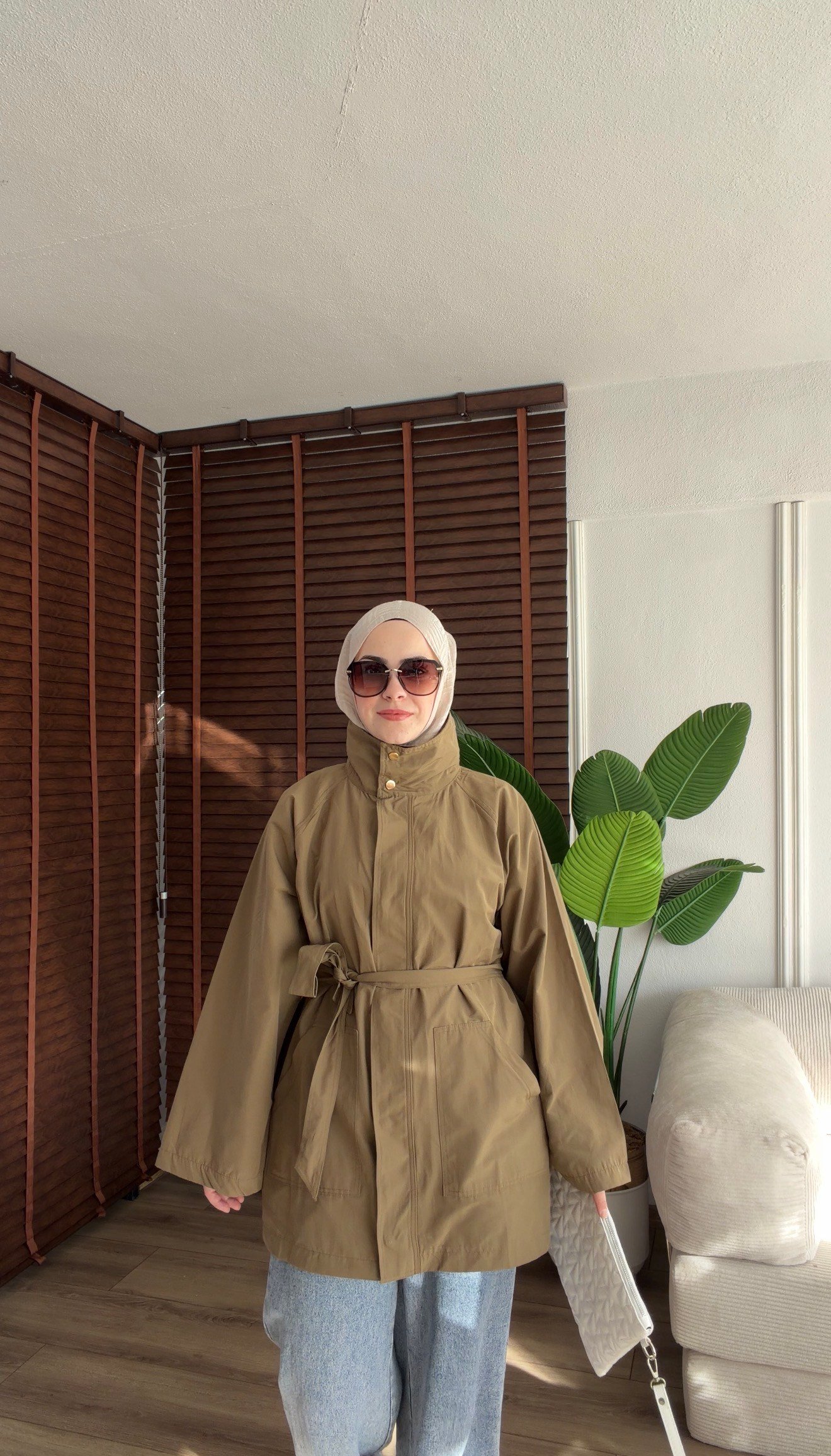 ÇAĞLA YEŞİLİ KUŞAK DETAYLI TRENÇ