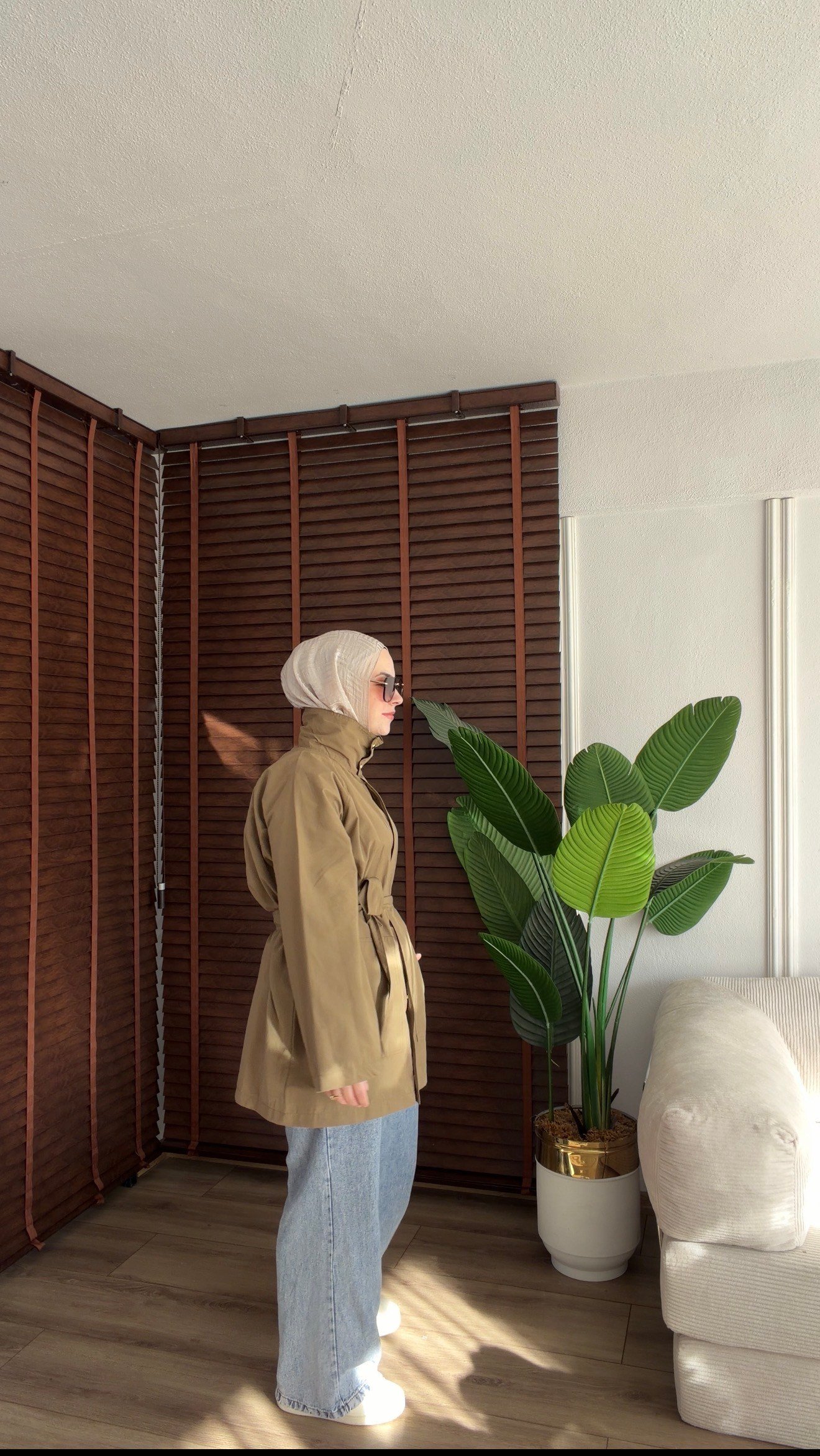 ÇAĞLA YEŞİLİ KUŞAK DETAYLI TRENÇ
