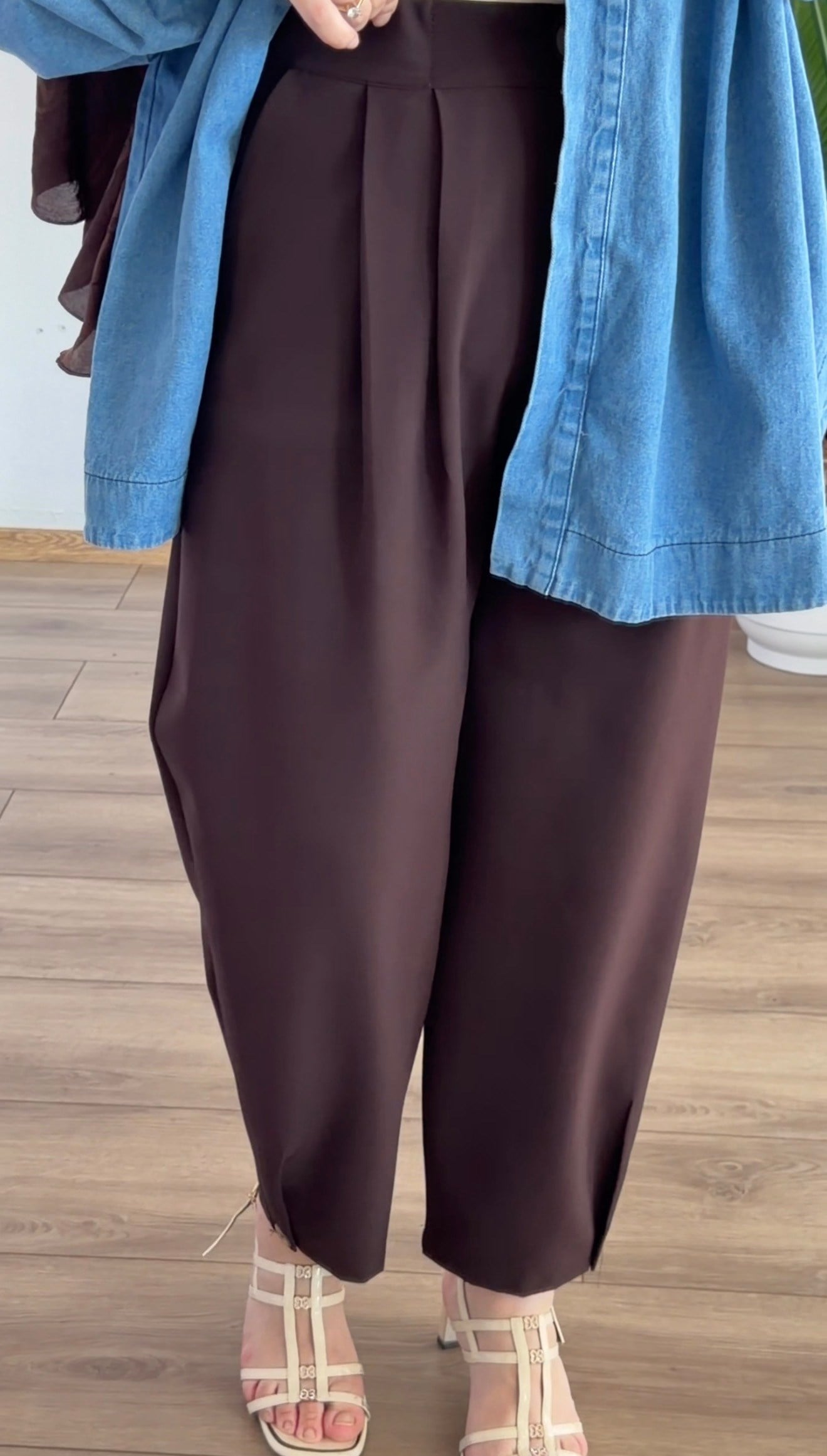 KAHVE RENK PAÇALARI DÜĞME DETAYLI ŞALVAR PANTALON 