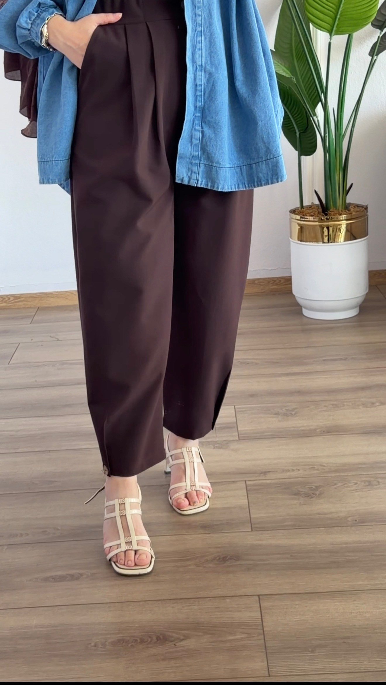 KAHVE RENK PAÇALARI DÜĞME DETAYLI ŞALVAR PANTALON 