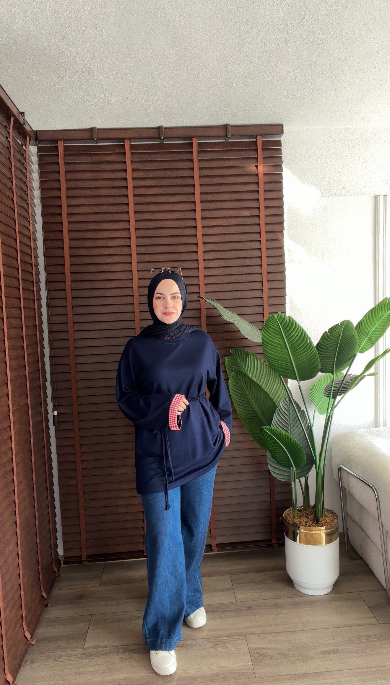 LACİVERT PÖTÜKARE DETAYLI SWEATSHORT 