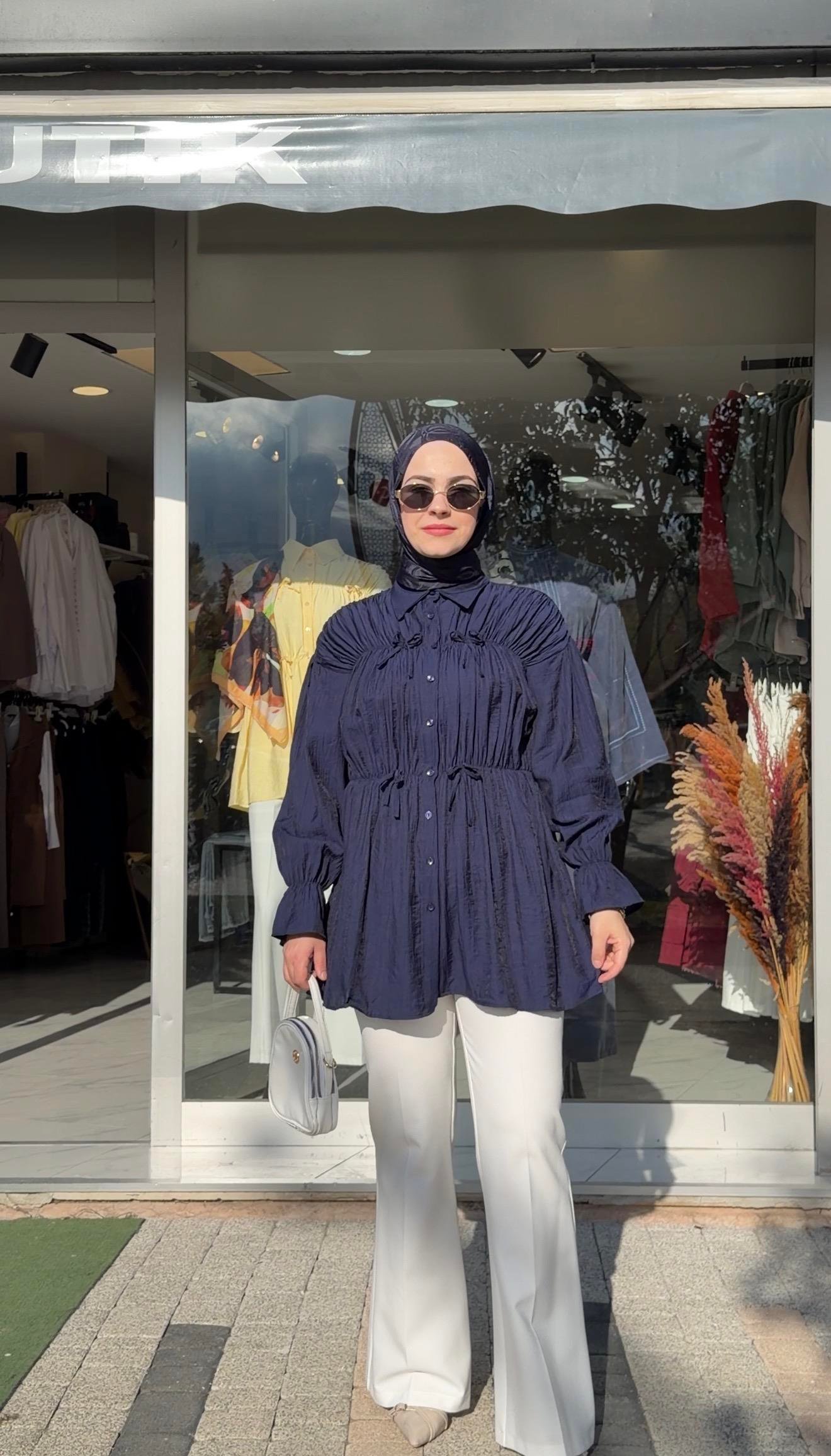 LACİVERT RENK   FİYONK DETAYLI BÜZGÜLÜ KIRİNKIL KUMAŞ ROMANTİK GÖMLEK 