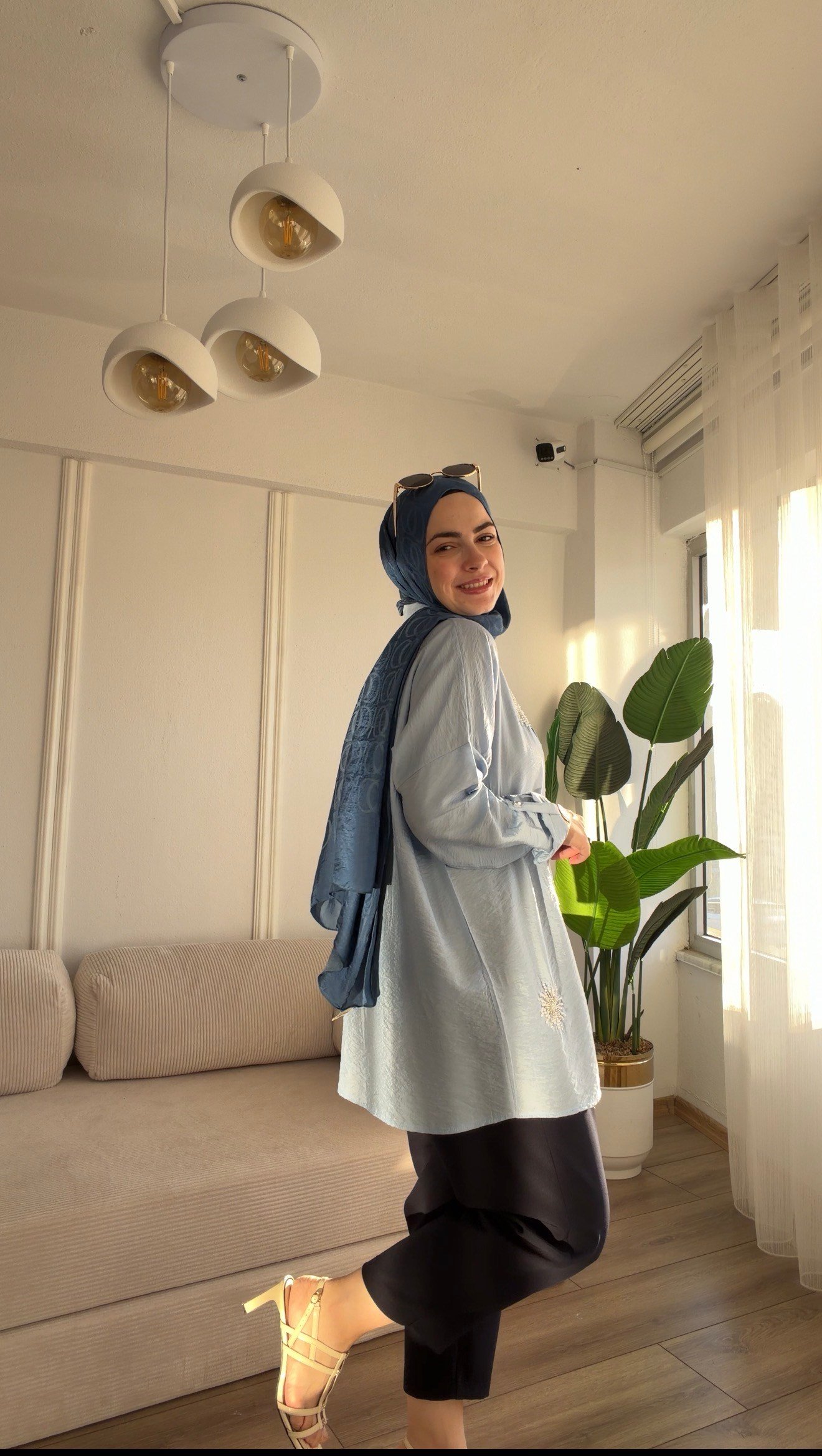 MAVİ İNCİ İŞLEMELİ COTTON  GÖMLEK 