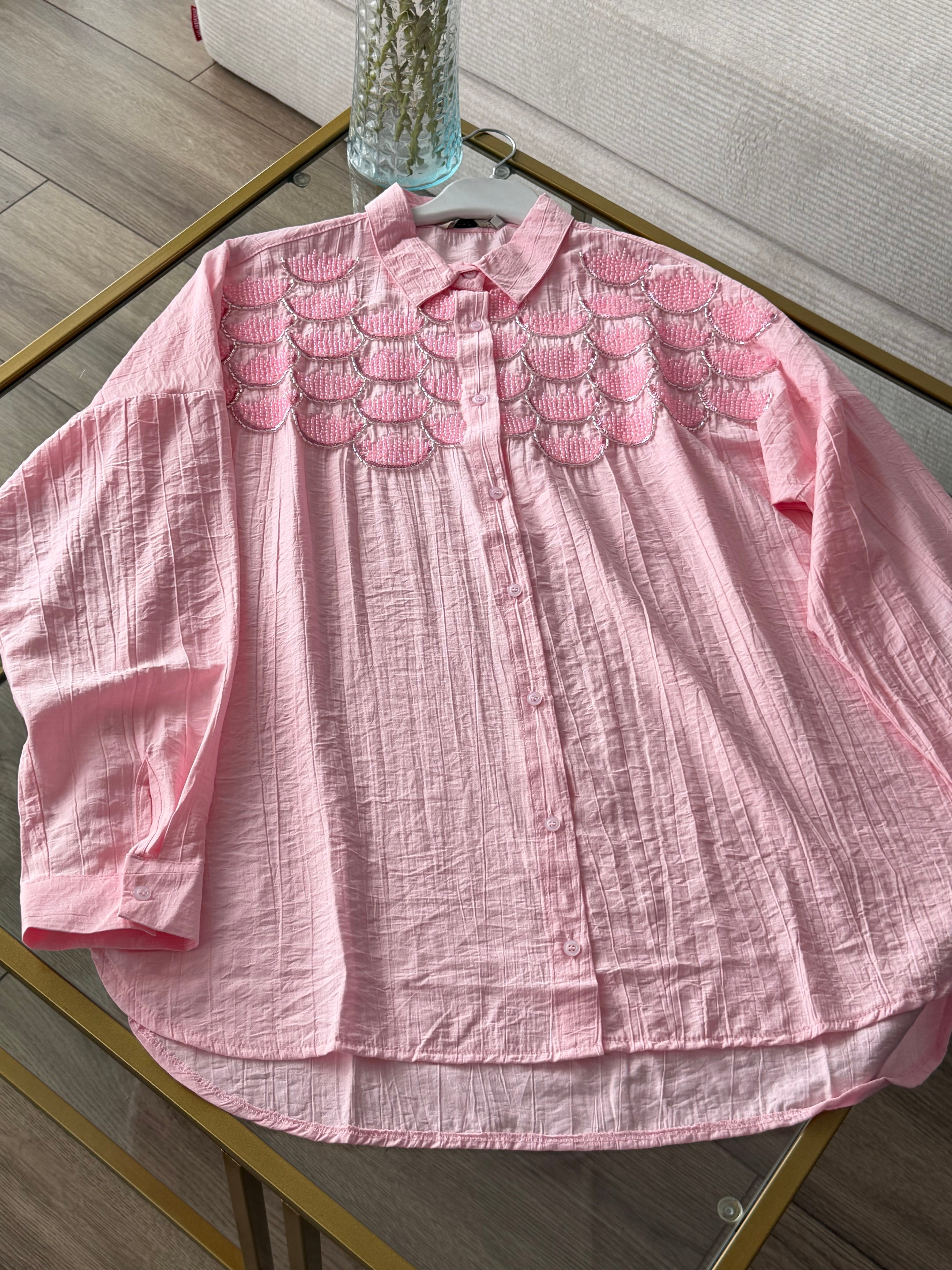 PEMBE BULUT TAŞ İŞLEMELİ TASARIM GÖMLEK 