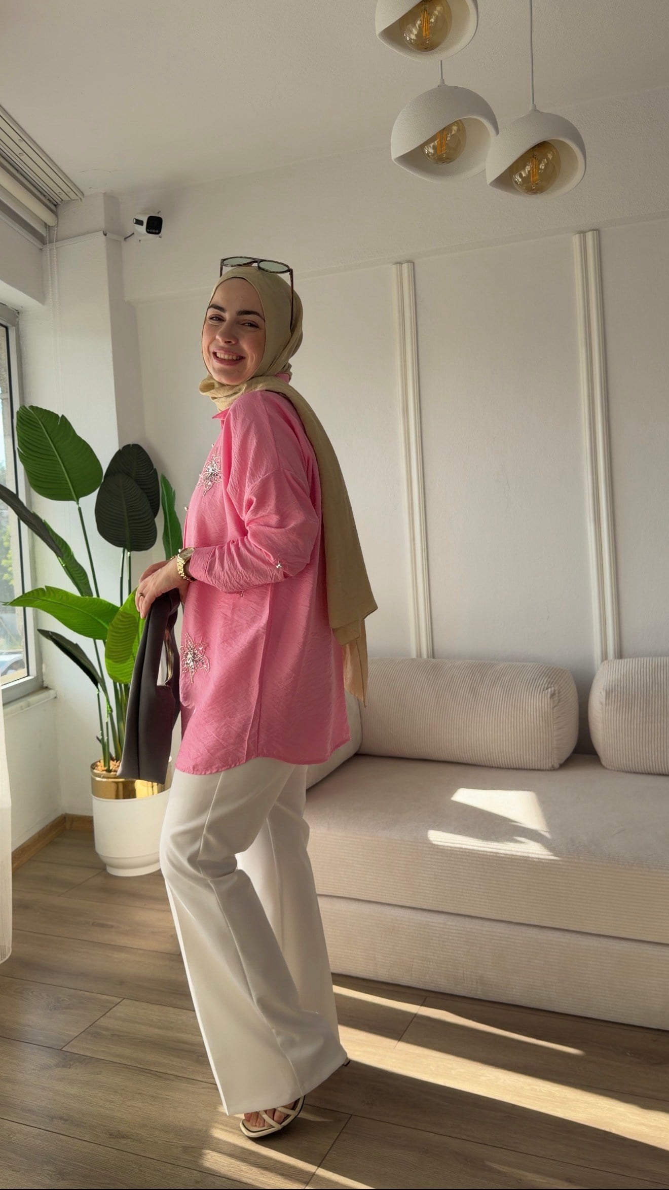 PEMBE  DAHLİA ZARİF GÖMLEK 