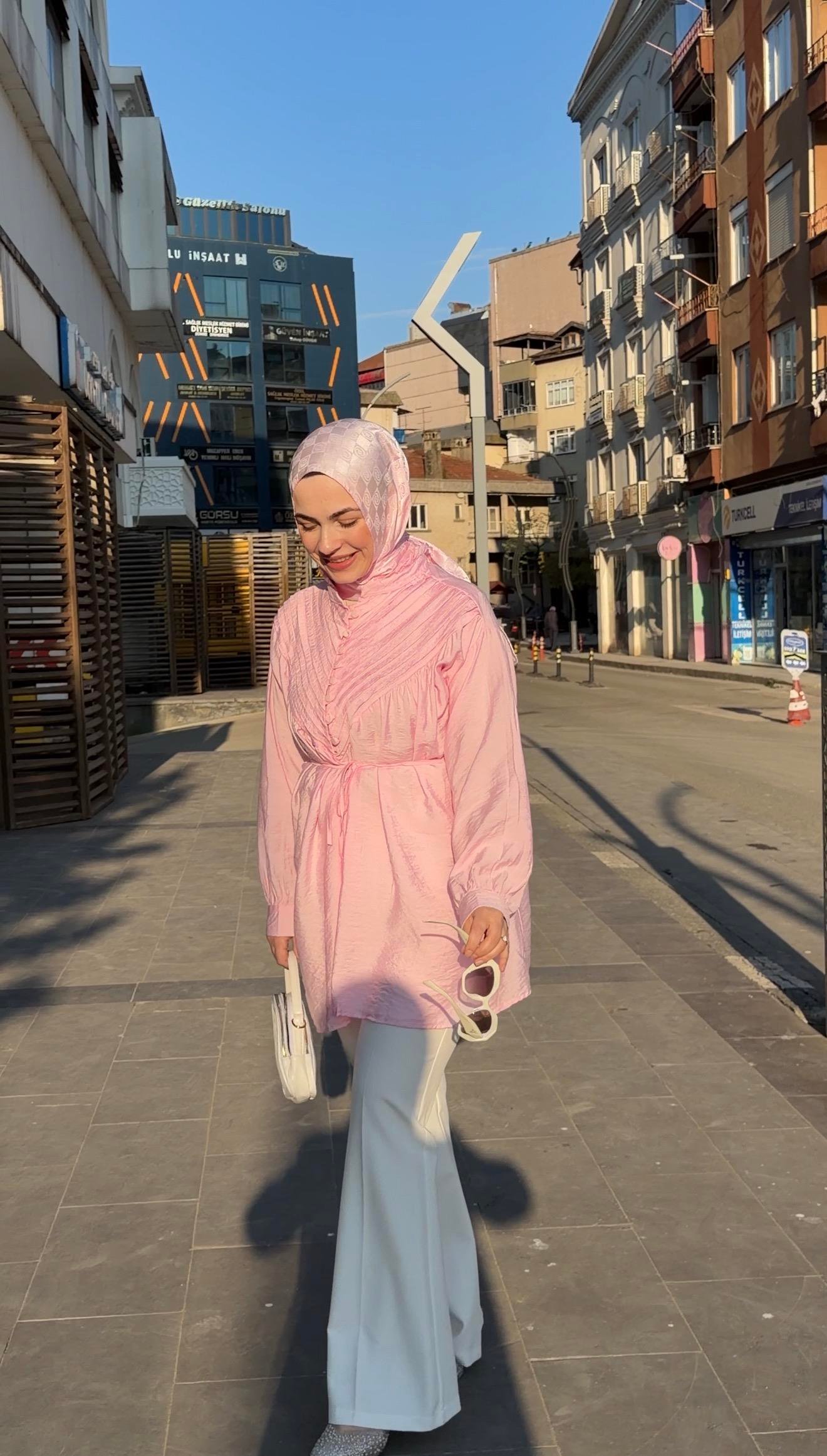 PEMBE RENK NERVÜRLÜ YARIM DÜĞMELİ GÖMLEK 