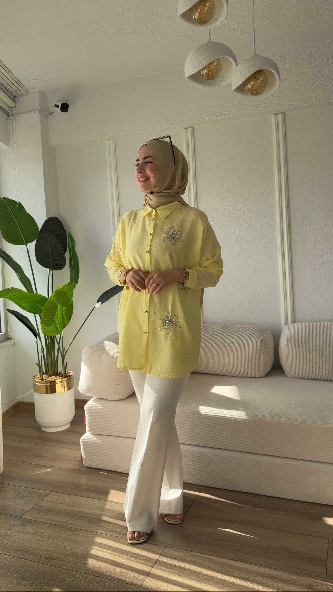 SARI DAHLİA ZARİF GÖMLEK 