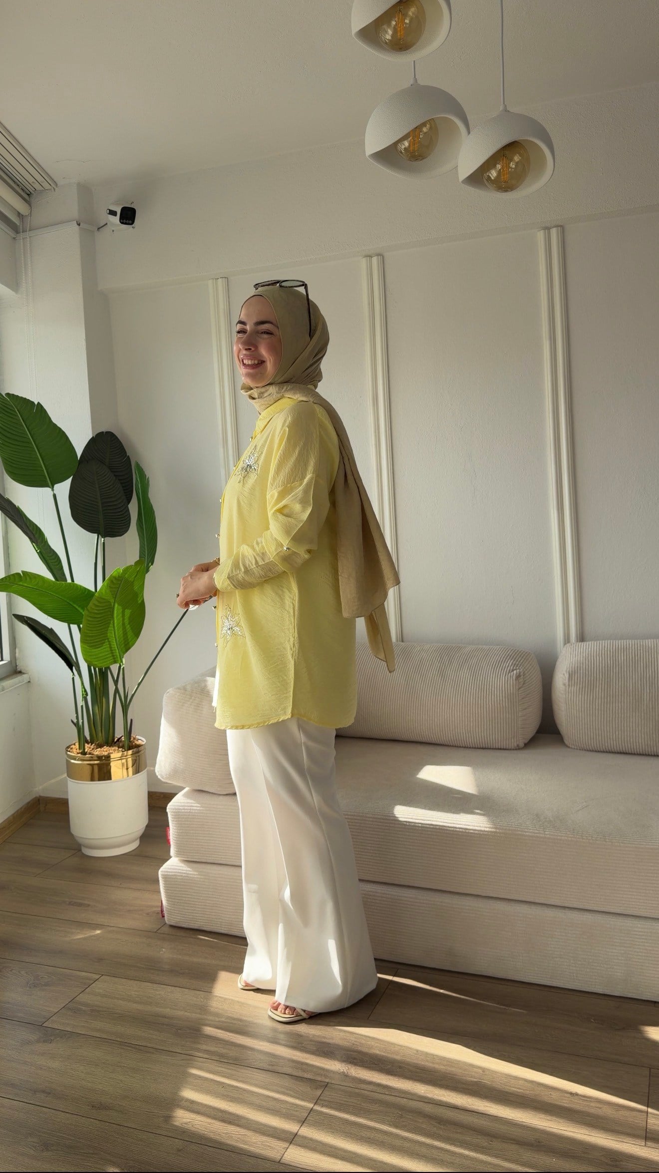 SARI DAHLİA ZARİF GÖMLEK 