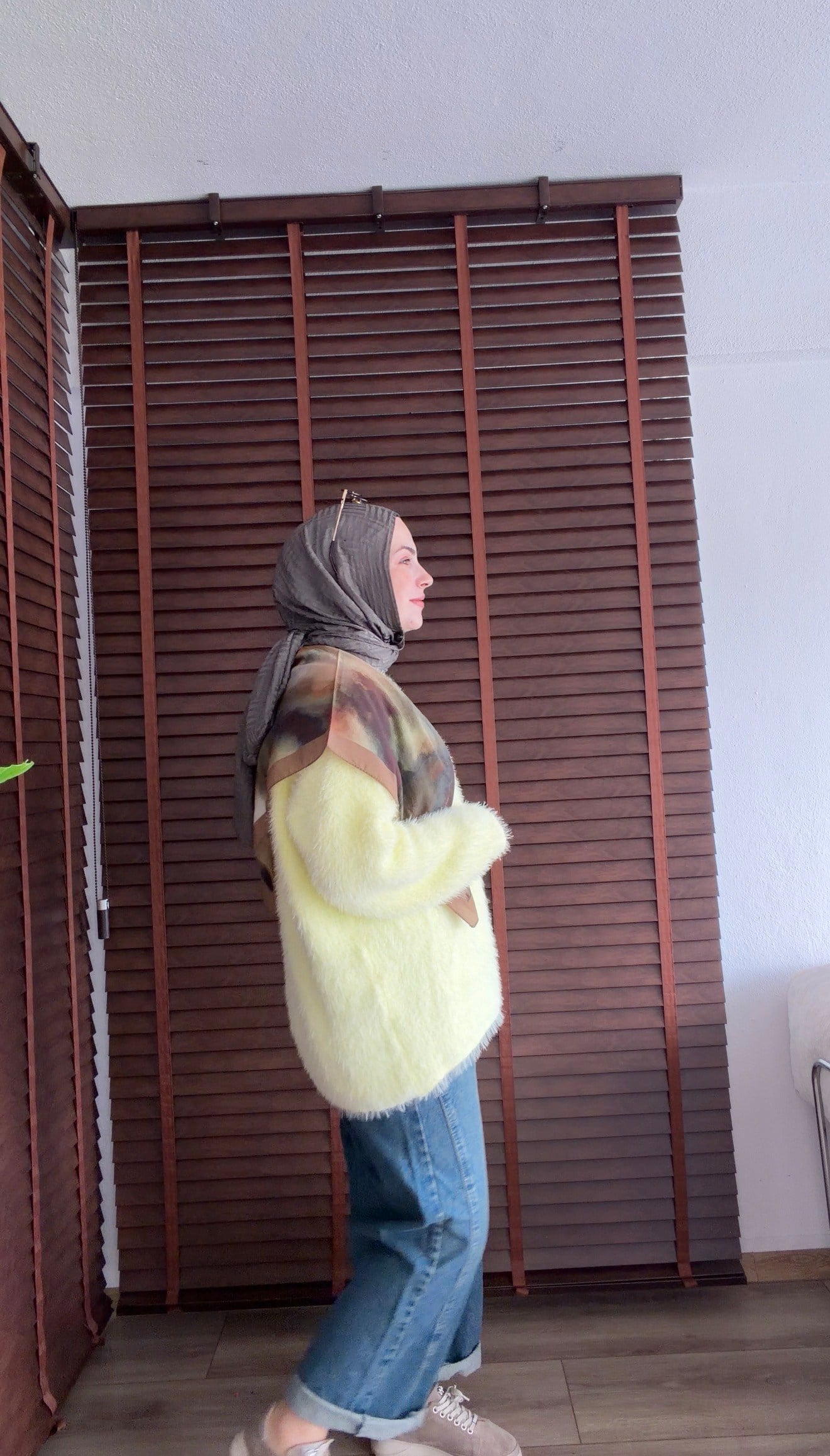 SARI PELUŞ TRİKO 