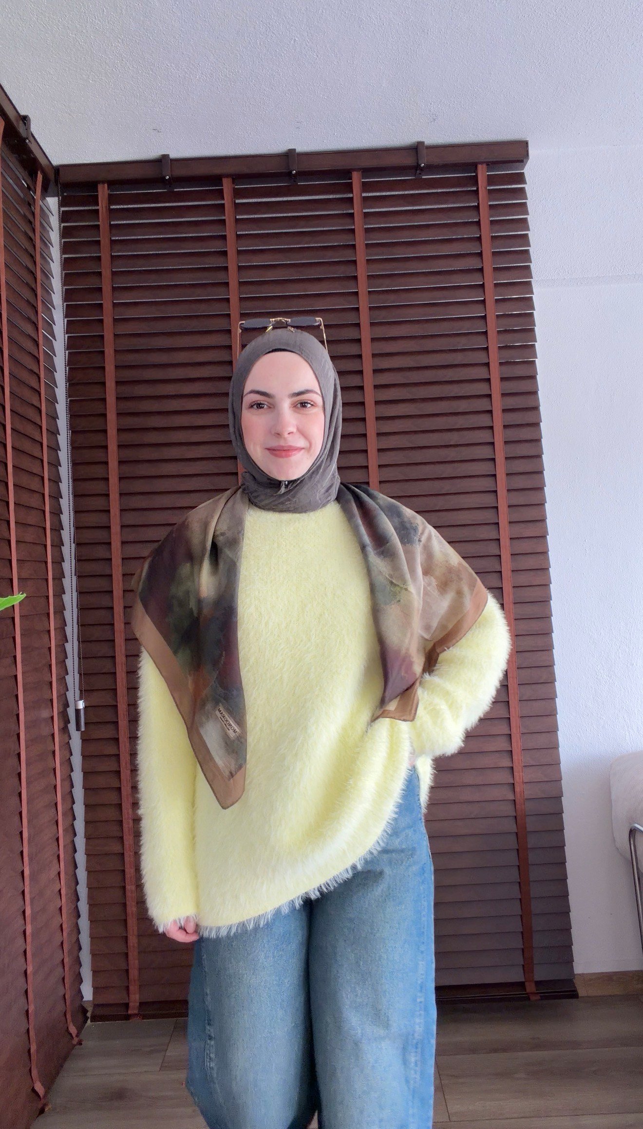 SARI PELUŞ TRİKO 