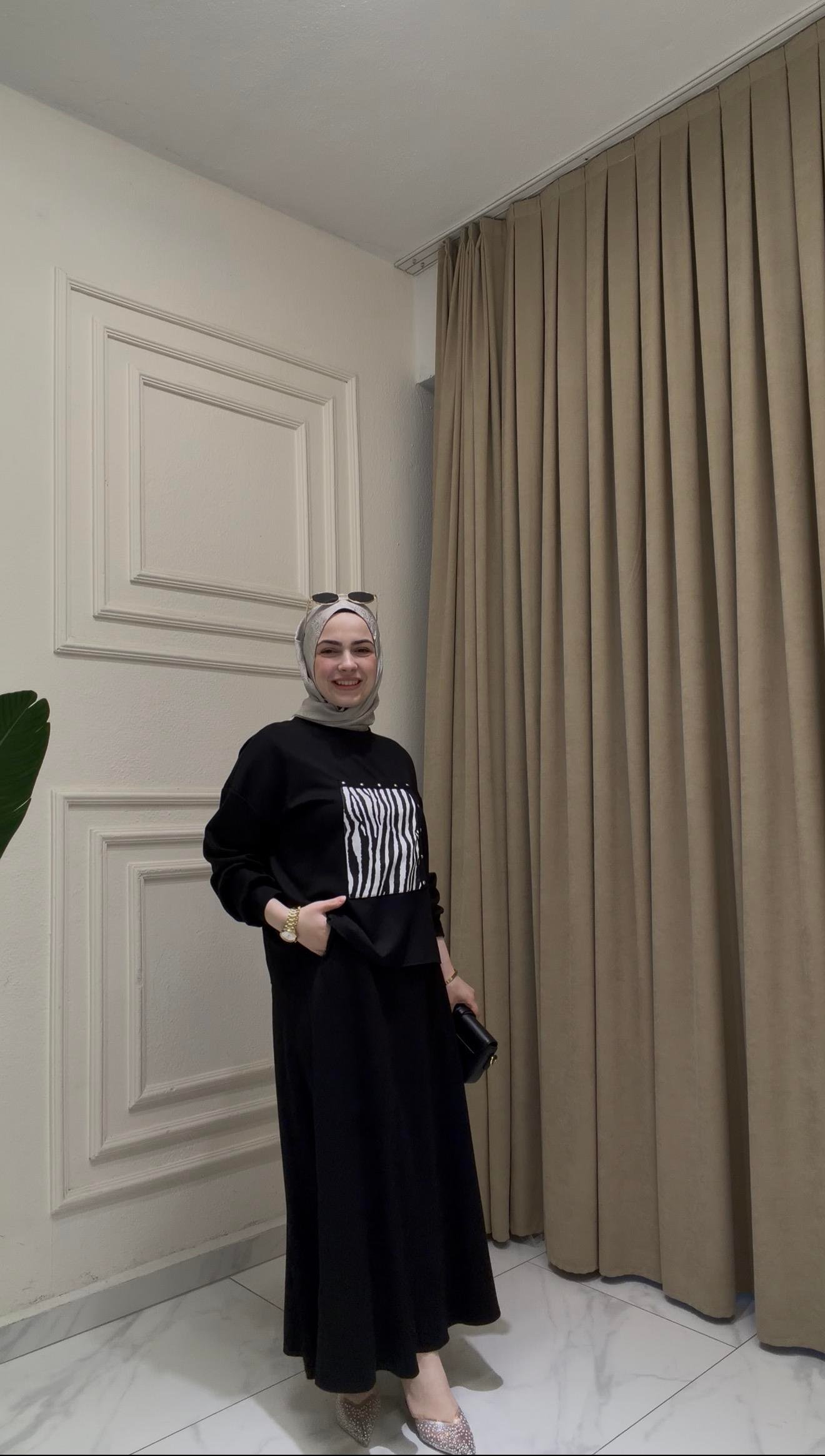 SİYAH RENK OYSHO KUMAŞ ZEBRA DETAYLI ETEKLİ TAKIM 