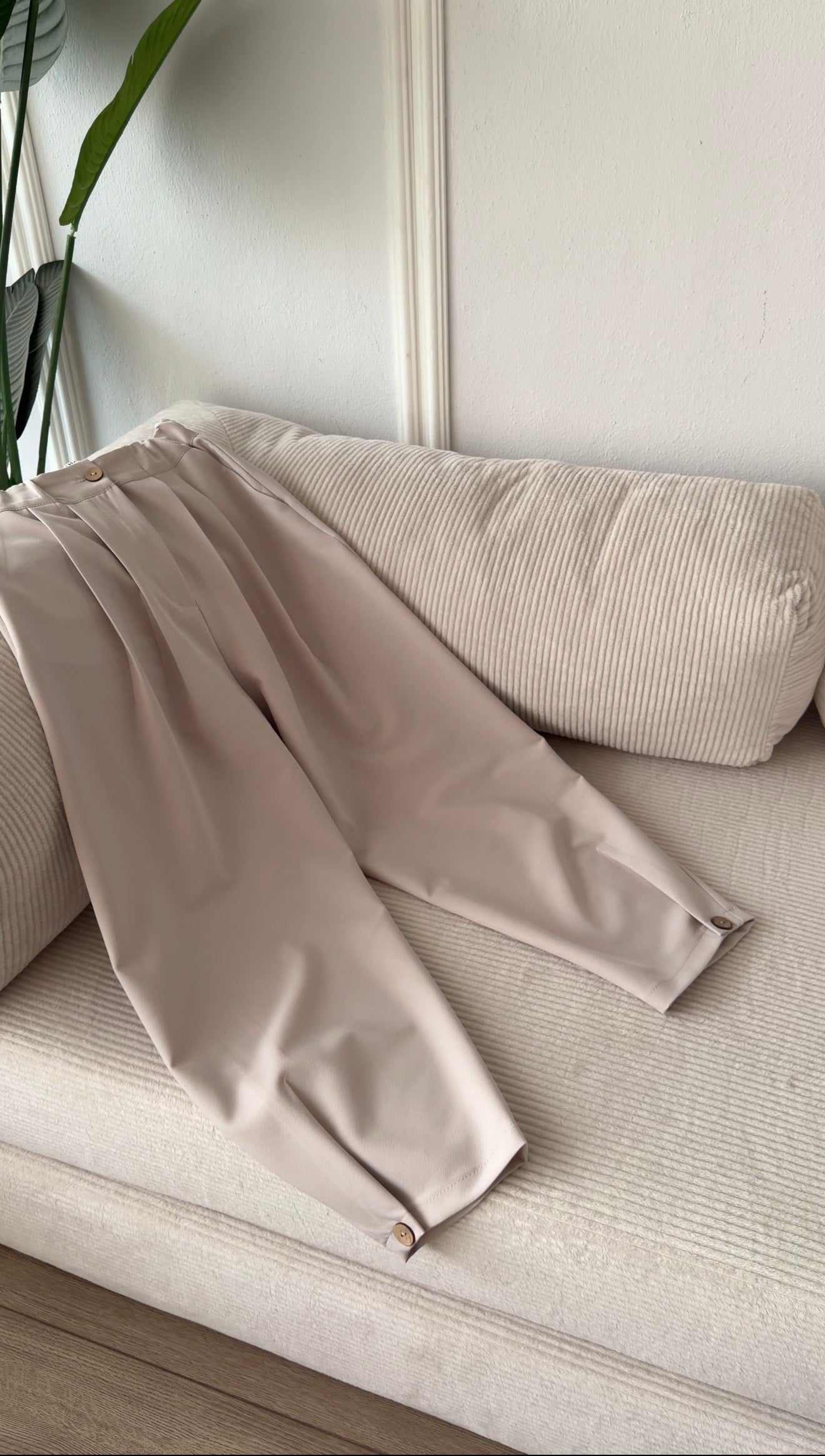 TAŞ  RENK PAÇALARI DÜĞME DETAYLI ŞALVAR PANTALON 