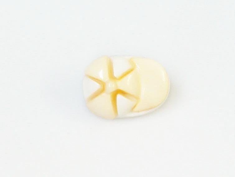 5 Cap Figure Buttons Light Yellow, White 15mm long