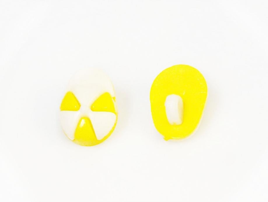 5 Cap Figure Buttons White, Dark Yellow 15mm long