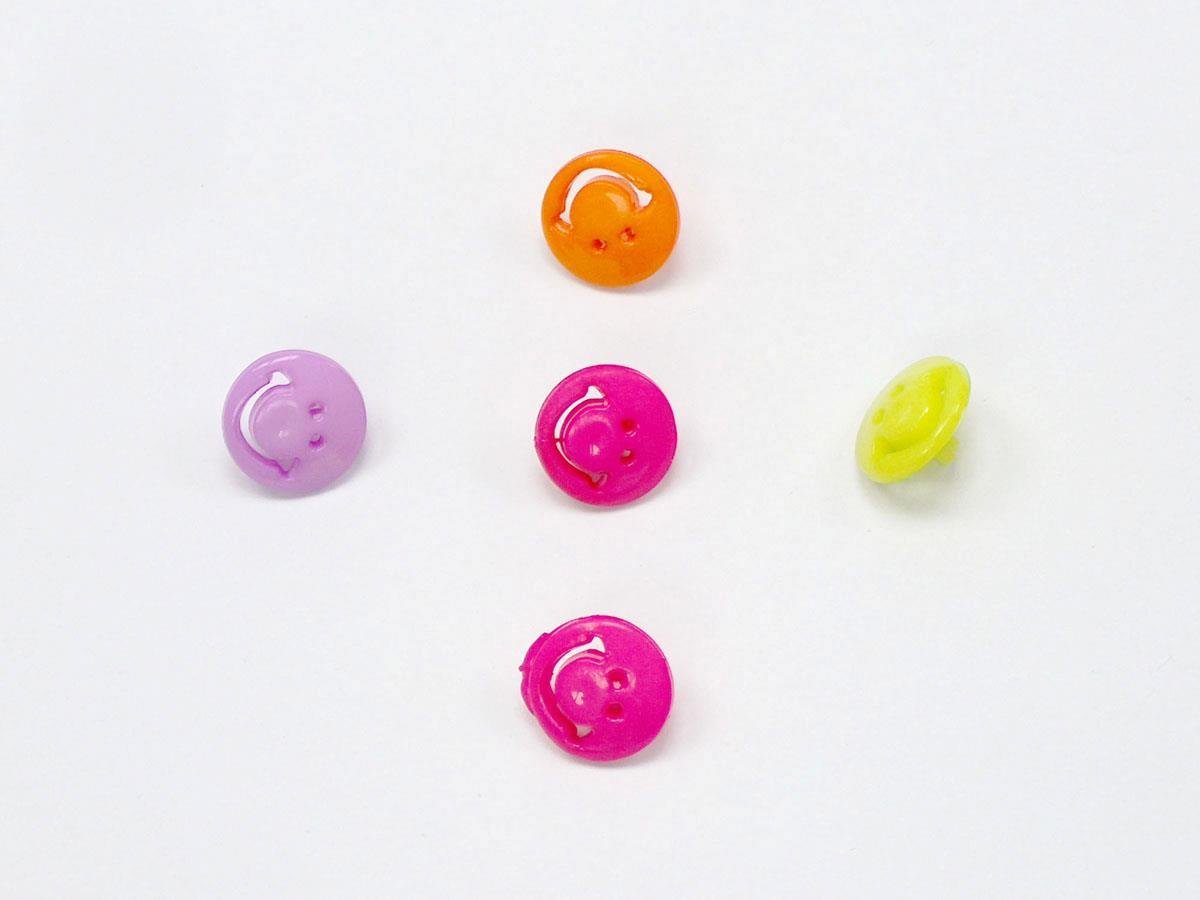5 Smiling Face Figure Buttons Mixed Lot 15mm long